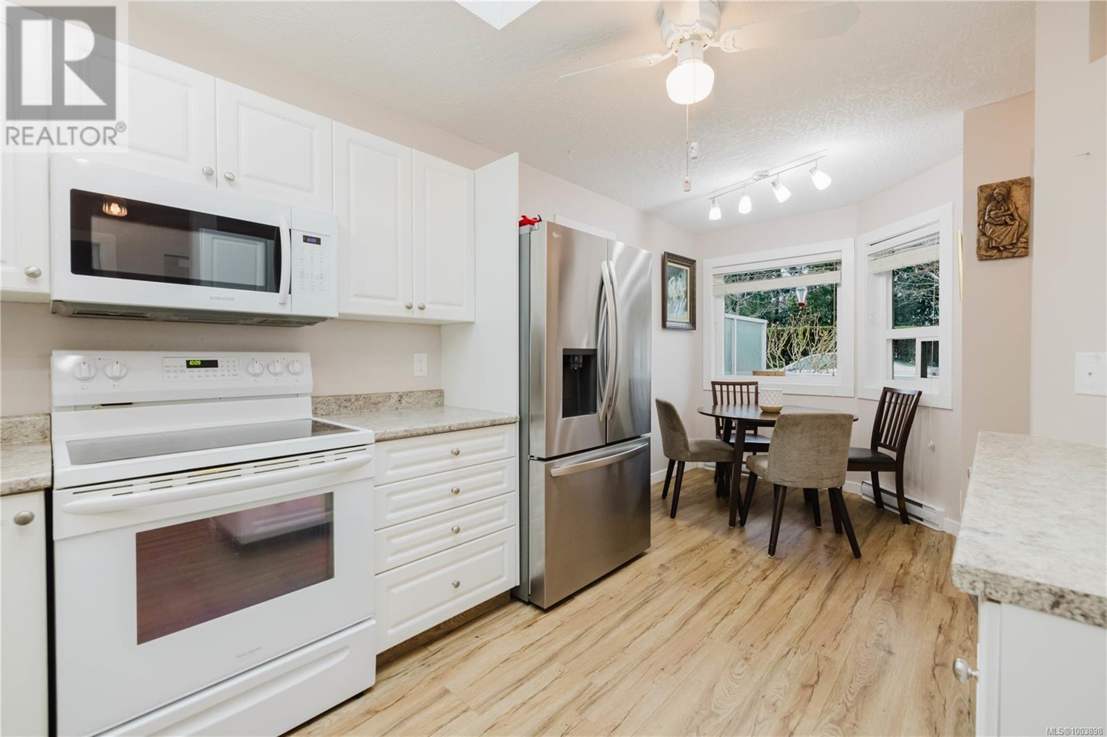 COLWOOD, British Columbia, V9B 5P8, CA, 2 Bedrooms Bedrooms, ,3 BathroomsBathrooms,Residential,For Sale,1913272