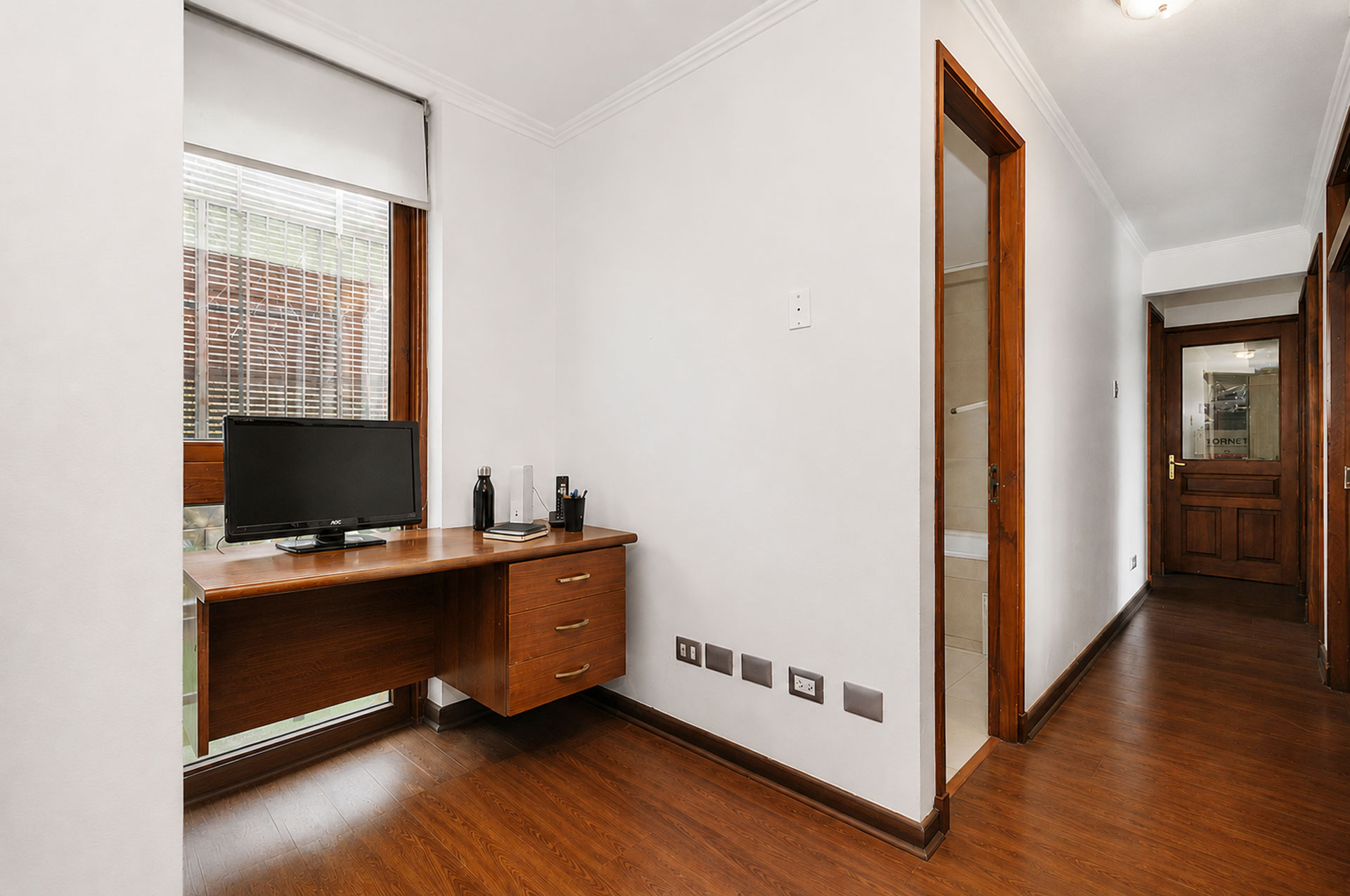  Modern home with generous living spaces,  in La Reina Alta - 物件實景
