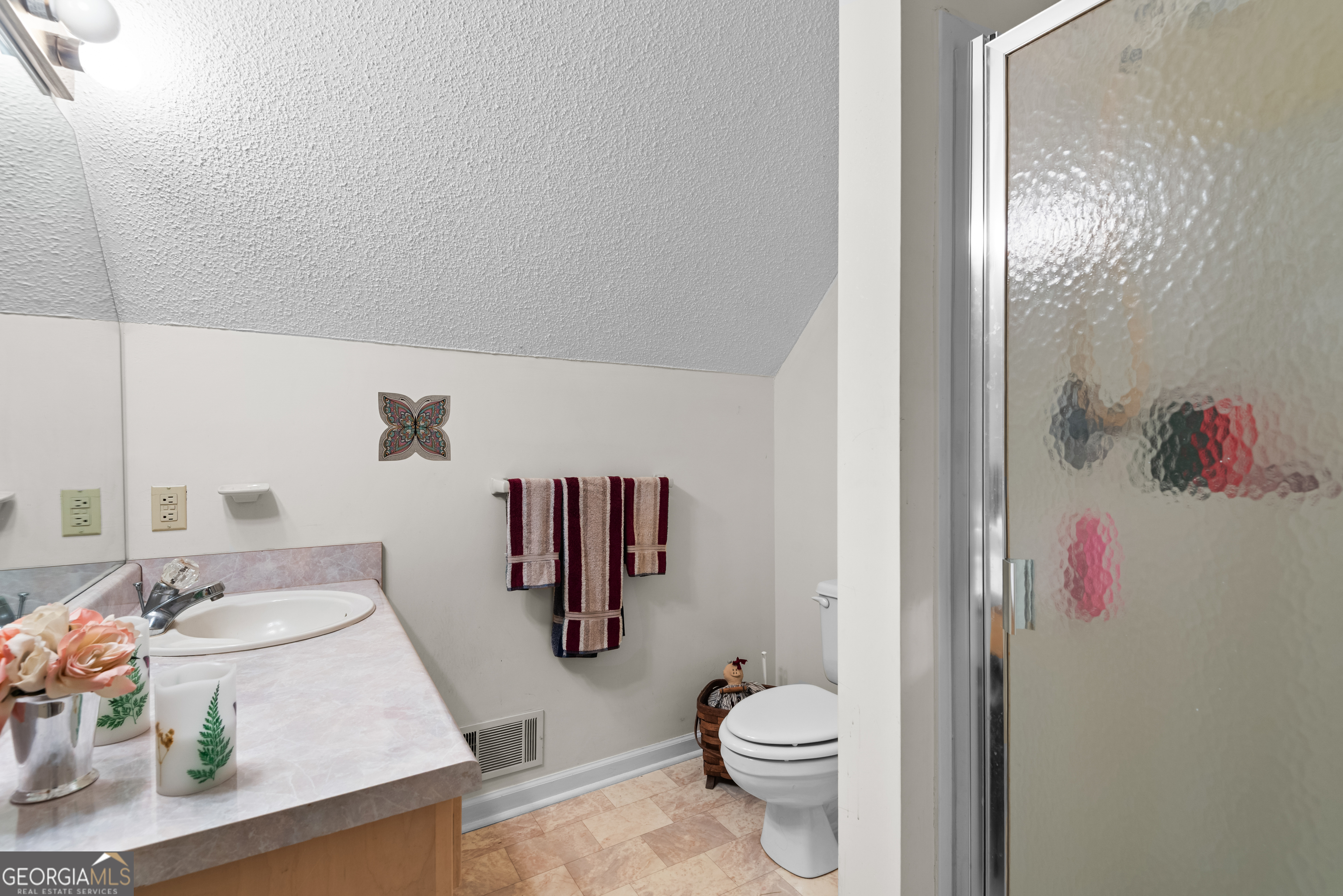 Barnesville, Georgia, 30204, United States, 4 Bedrooms Bedrooms, ,3 BathroomsBathrooms,Residential,For Sale,2008822