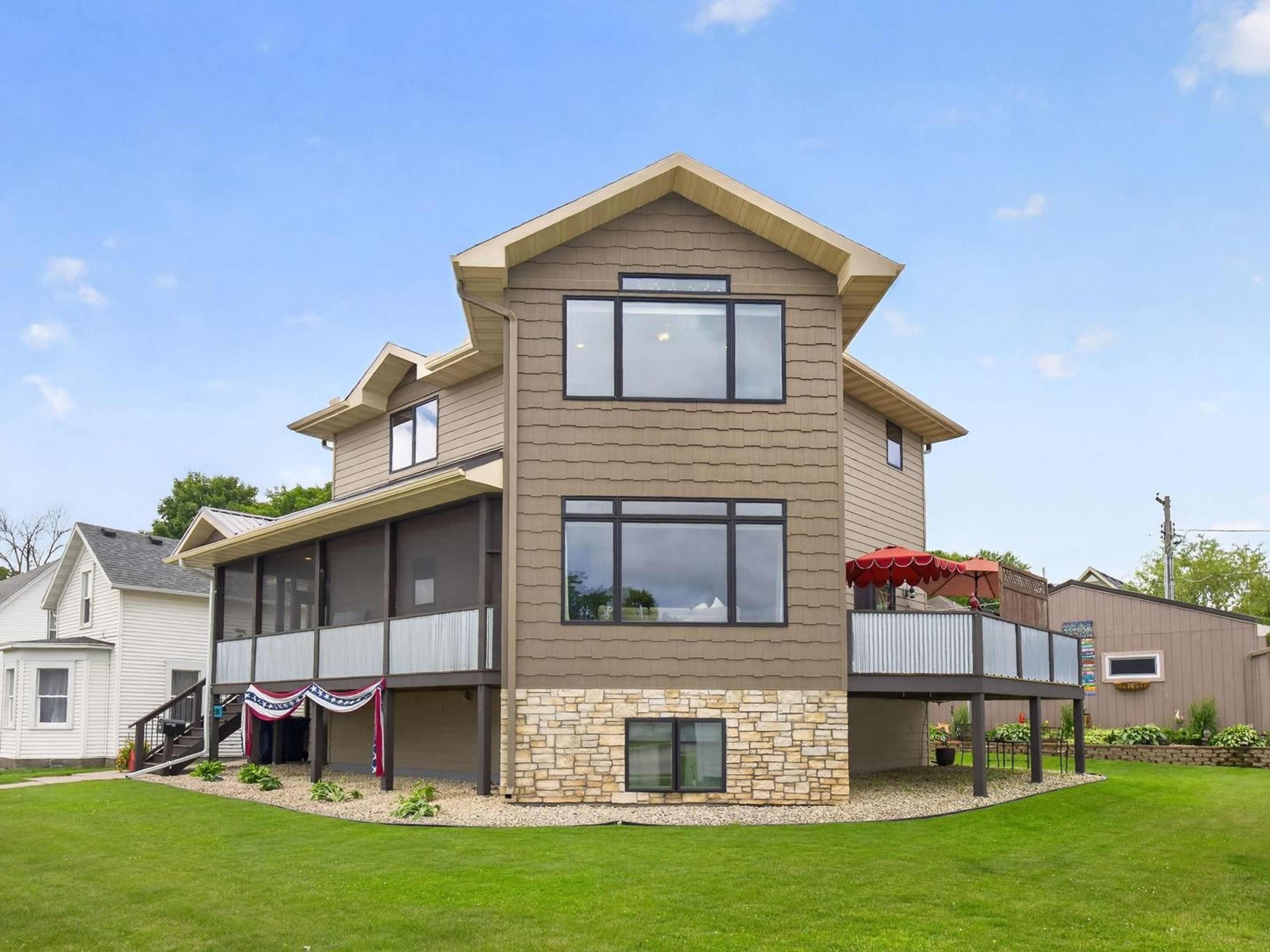  Modern Lake Pepin Retreat with Proven Income Potential - 物件實景