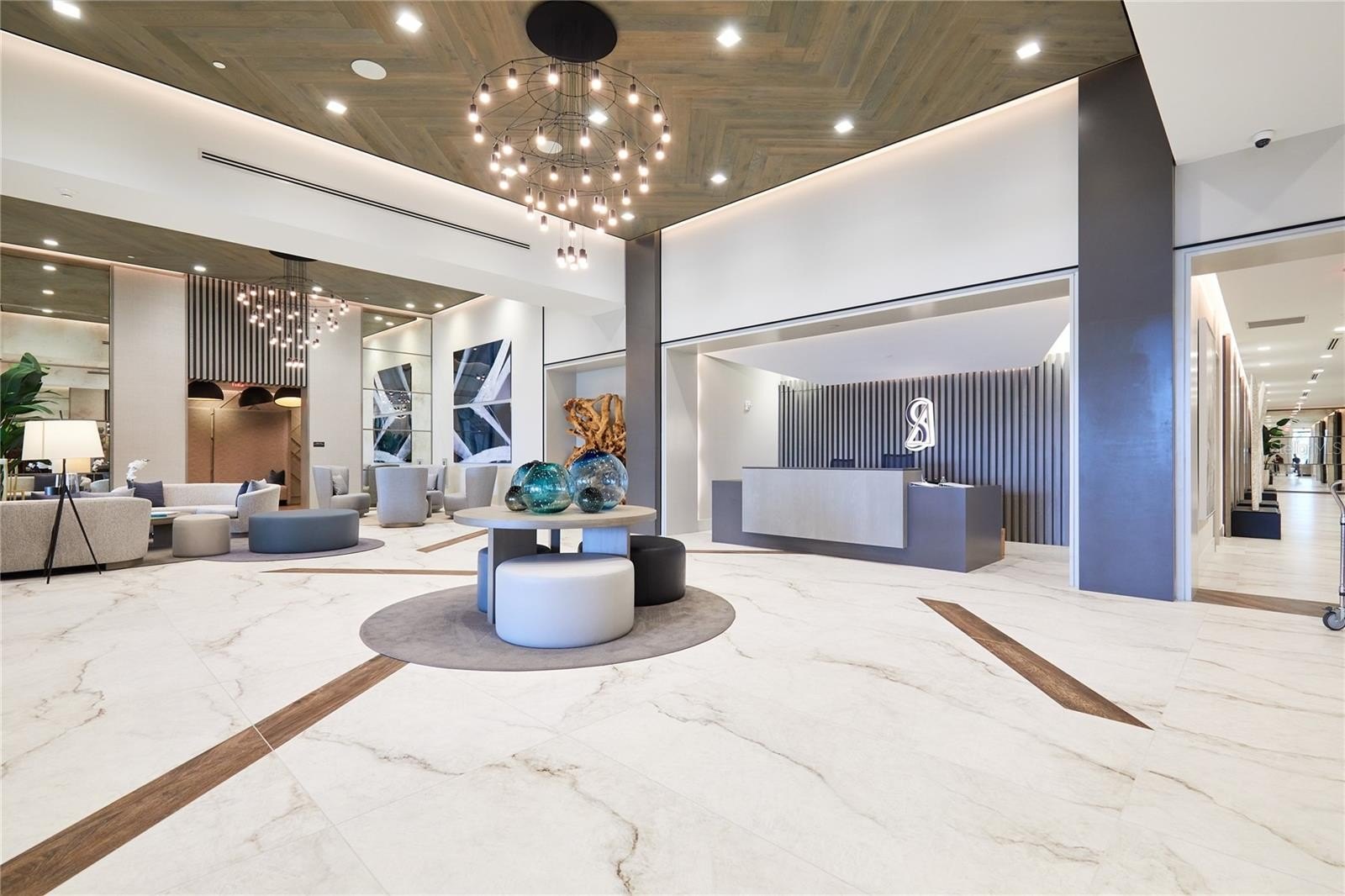 ST PETERSBURG, Florida, 33701, United States, 2 Bedrooms Bedrooms, ,3 BathroomsBathrooms,Residential,For Sale,1981835