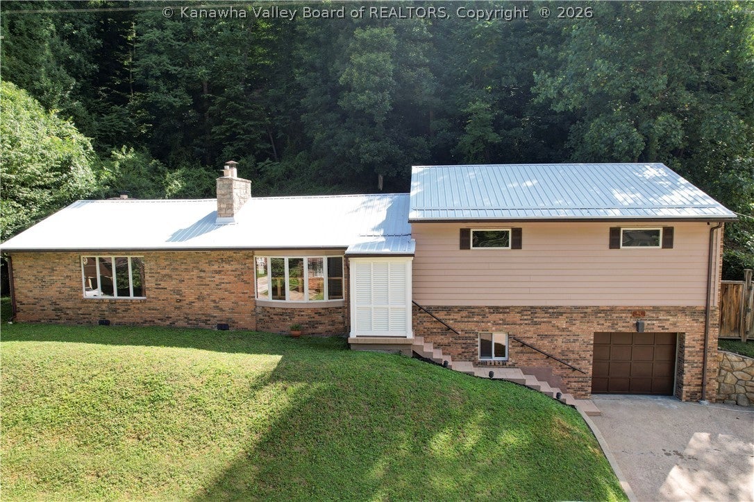 Chappell Rd, Charleston, WV 25304