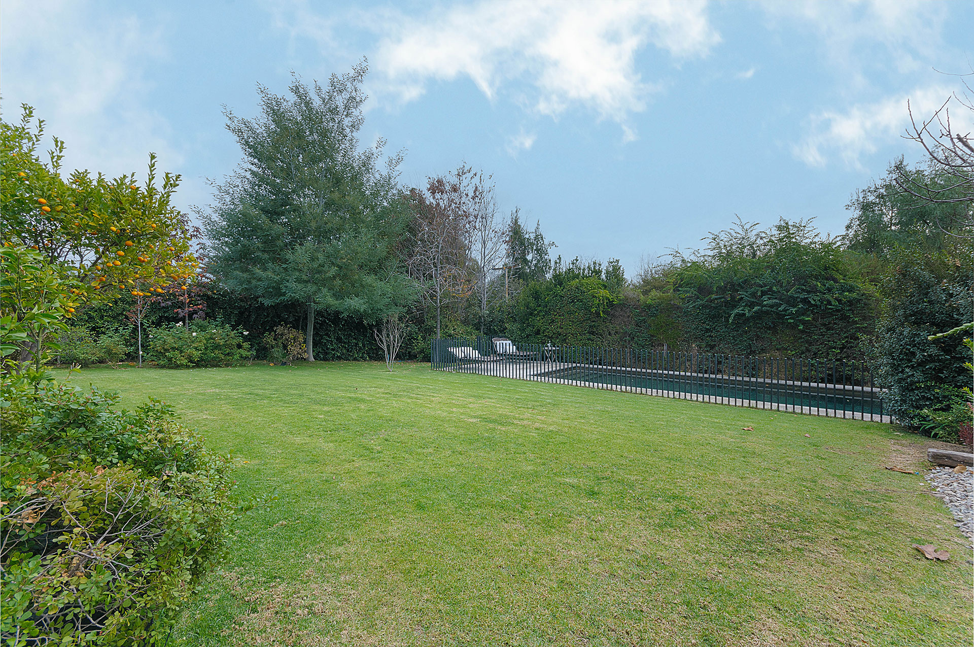  5-Bedroom Mediterranean-Style Home in Piedra Roja - 物件實景