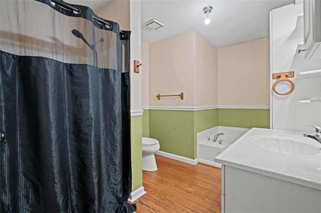 Cumming, Georgia, 30040, United States, 5 Bedrooms Bedrooms, ,2 BathroomsBathrooms,Residential,For Sale,1891506