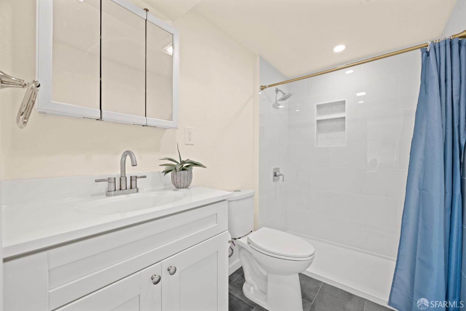 San Francisco, California, 94134, United States, 4 Bedrooms Bedrooms, ,3 BathroomsBathrooms,Residential,For Sale,1950995