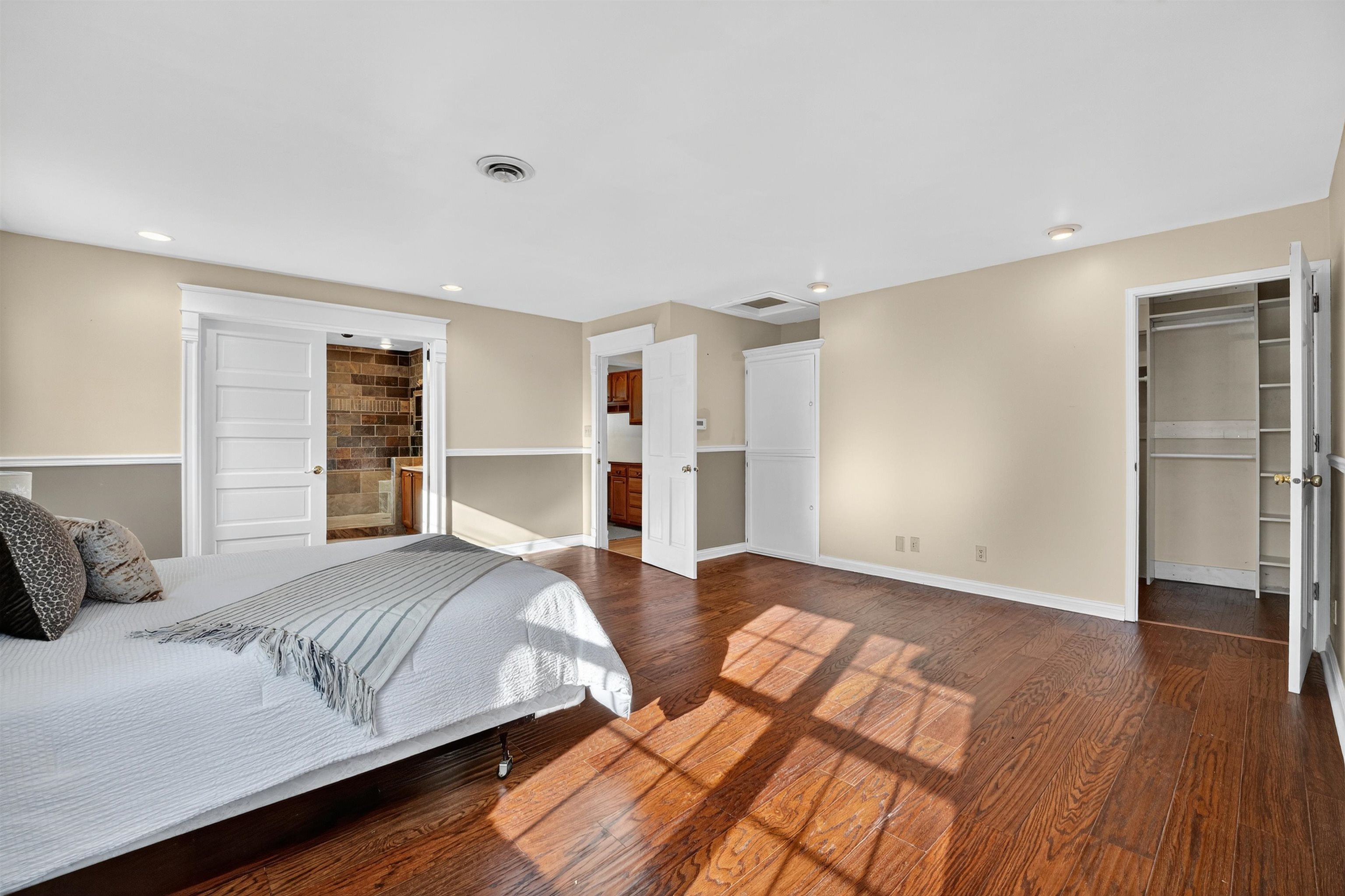 NEW HOLSTEIN, Wisconsin, 53061, United States, 3 Bedrooms Bedrooms, ,2 BathroomsBathrooms,Residential,For Sale,1995926