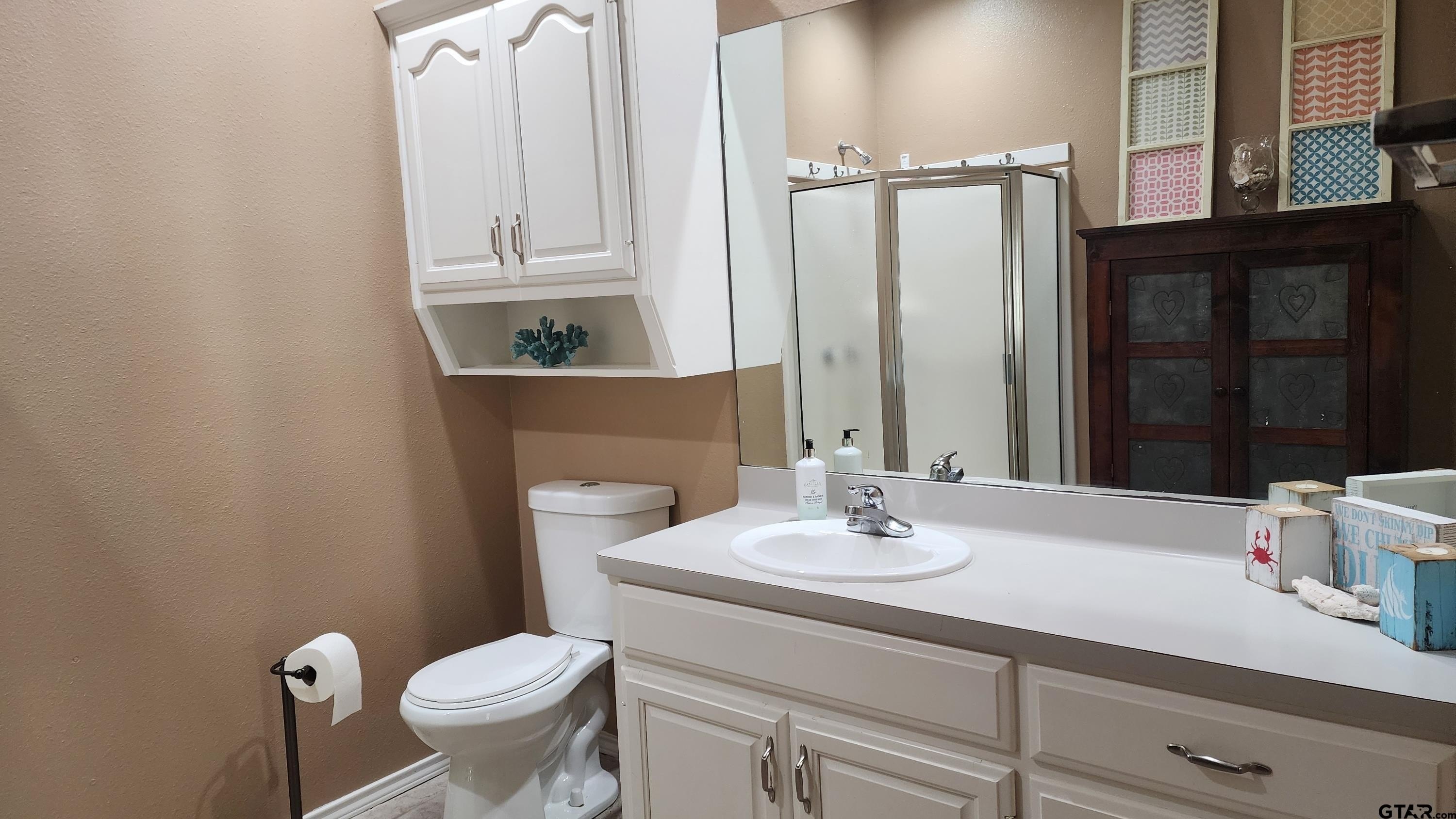 Pittsburg, Texas, 75686, United States, 4 Bedrooms Bedrooms, ,4 BathroomsBathrooms,Residential,For Sale,1880641