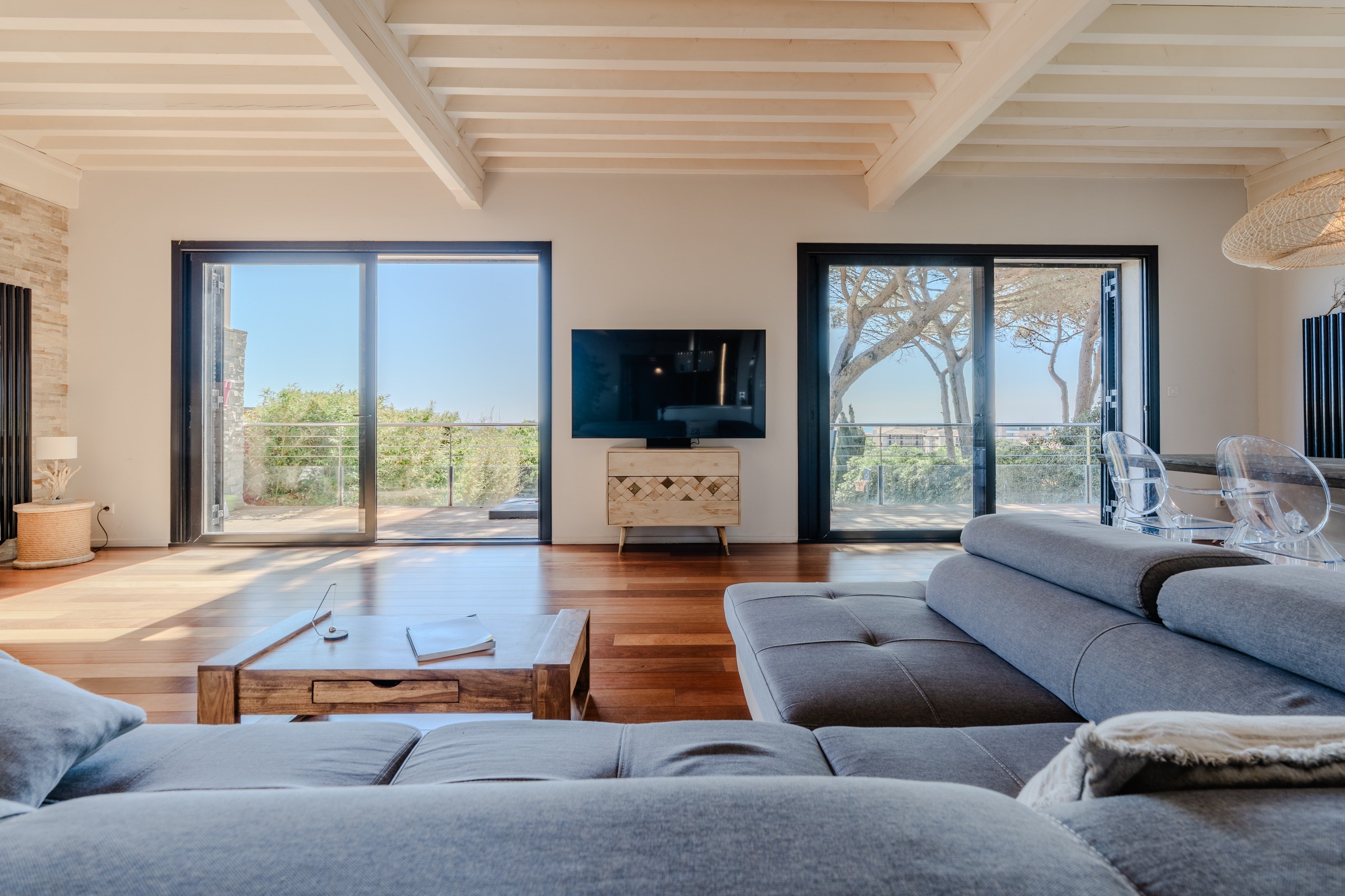  Beautiful sea-view property with swimming pool and tree-lined Garden - 物件實景