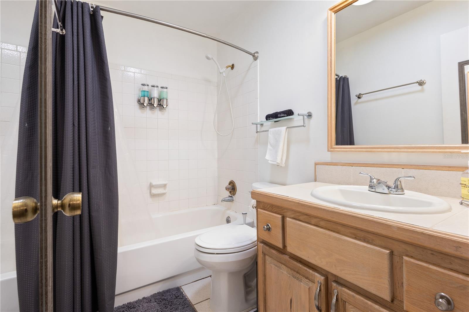 Gainsville, Florida, 32607, United States, 5 Bedrooms Bedrooms, ,4 BathroomsBathrooms,Residential,For Sale,2014852