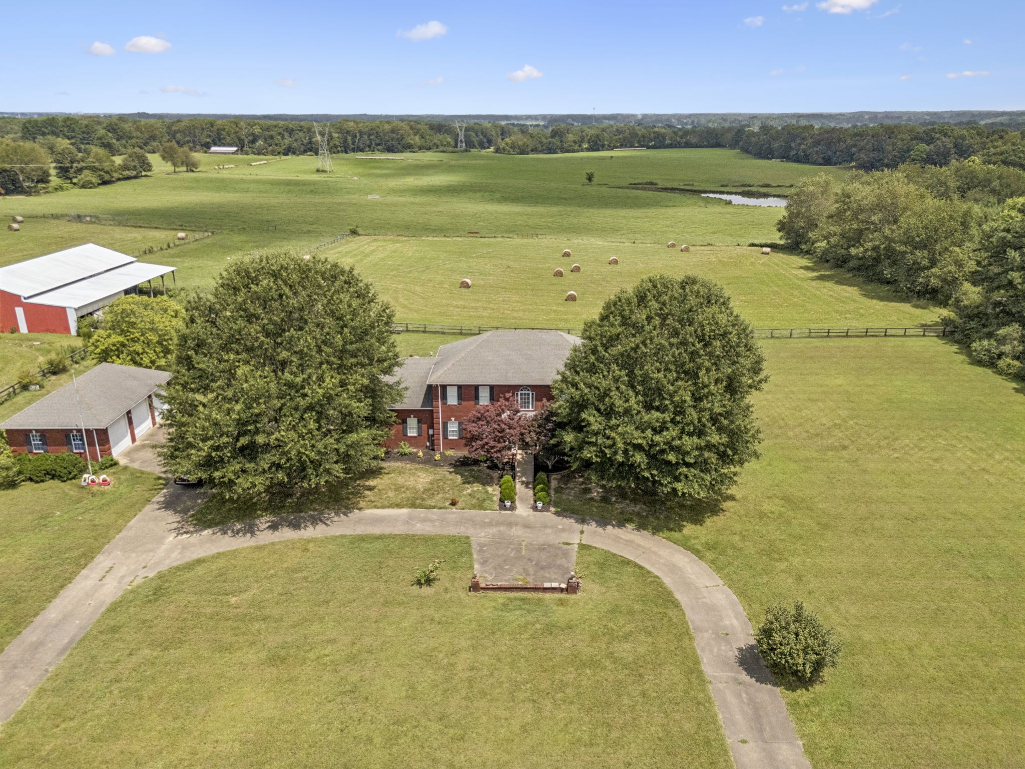Lawrenceburg, Tennessee, 38464, United States, 5 Bedrooms Bedrooms, ,4 BathroomsBathrooms,Residential,For Sale,1918040
