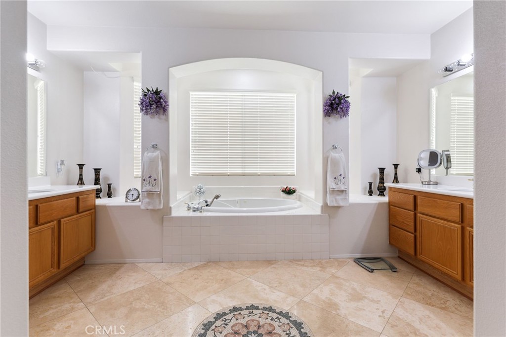 Riverside, California, 92503, United States, 5 Bedrooms Bedrooms, ,4 BathroomsBathrooms,Residential,For Sale,1849957