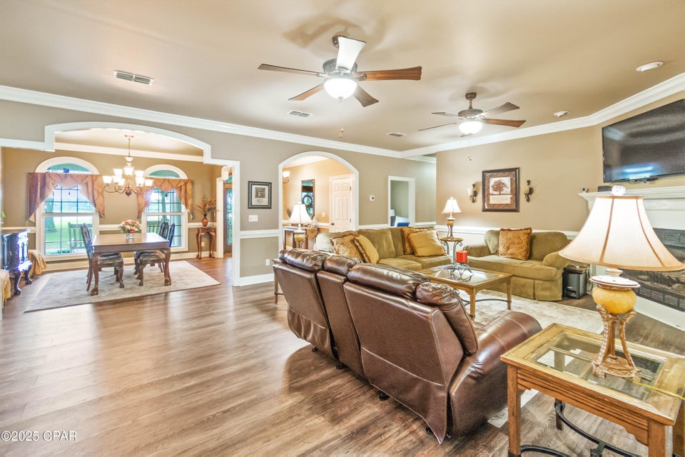 Malone, Florida, 32445, United States, 3 Bedrooms Bedrooms, ,3 BathroomsBathrooms,Residential,For Sale,1974883