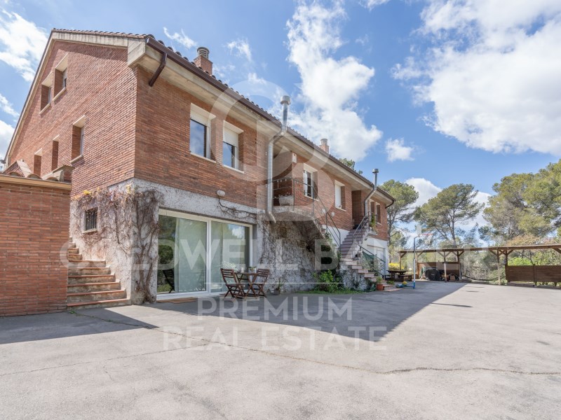 Barcelona, Cerdanyola del Vall?s, Bellaterra Barce, Cerdanyola del Vallès, Catalonia, ES, 9 Bedrooms Bedrooms, ,6 BathroomsBathrooms,Residential,For Sale,Barcelona, Cerdanyola del Vall?s, Bellaterra Barce,1481961