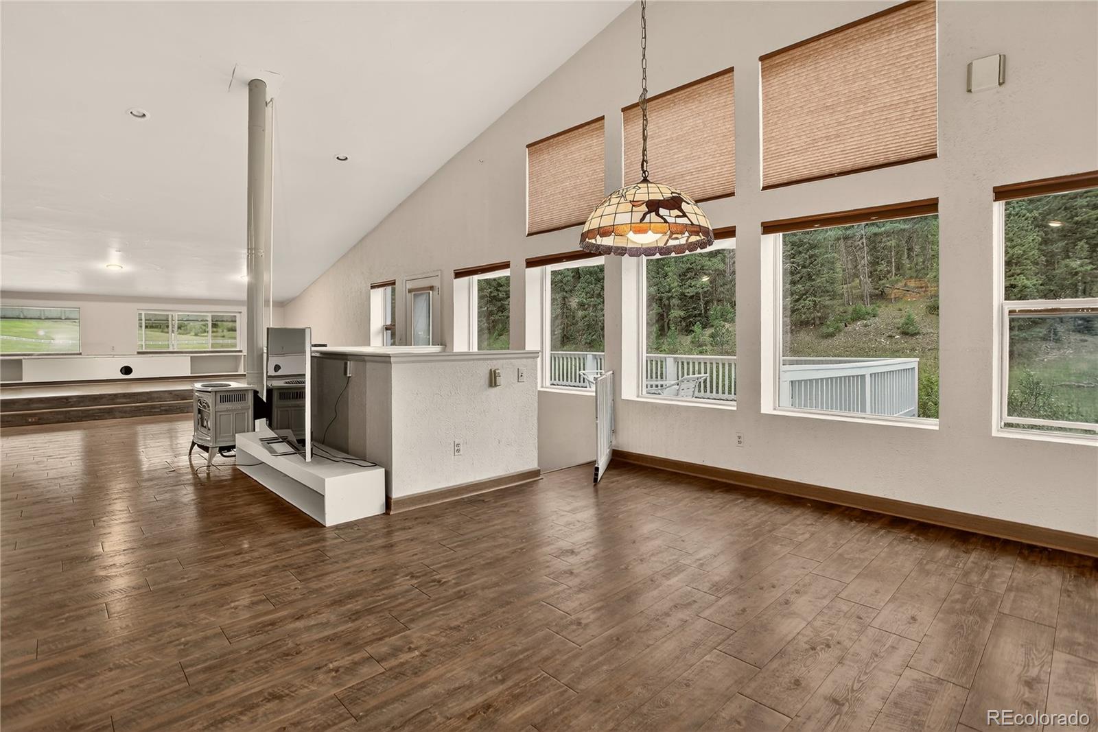 Evergreen, Colorado, 80439, United States, 2 Bedrooms Bedrooms, ,4 BathroomsBathrooms,Residential,For Sale,1951155