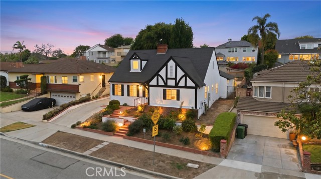 Los Angeles, California, 90043, United States, 3 Bedrooms Bedrooms, ,3 BathroomsBathrooms,Residential,For Sale,2049255