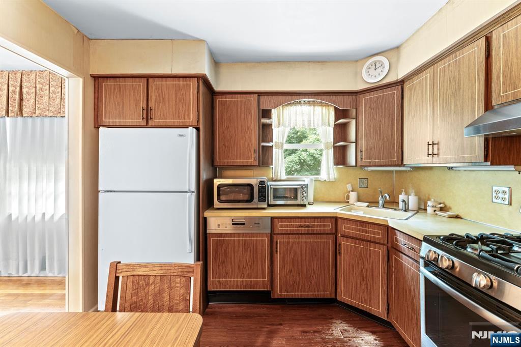 Twp of Washington, New Jersey, 07676, United States, 3 Bedrooms Bedrooms, ,2 BathroomsBathrooms,Residential,For Sale,1885353