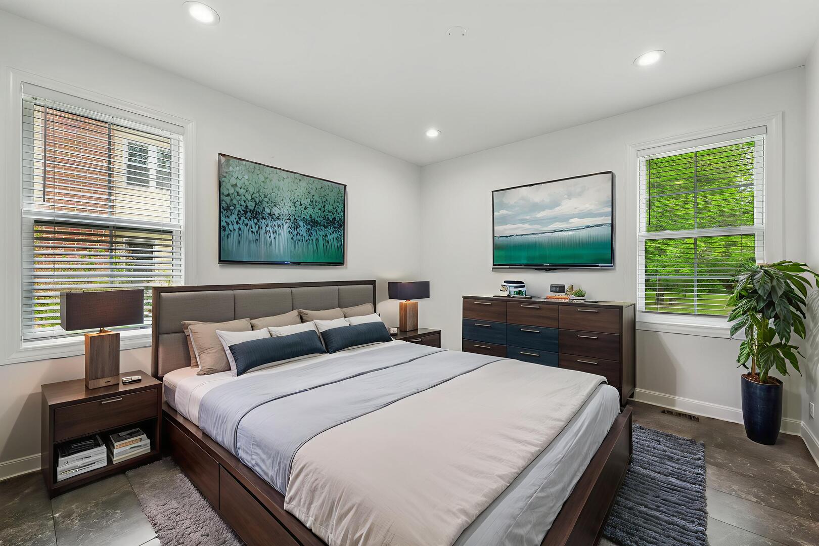 Arlington Heights, Illinois, 60004, United States, 4 Bedrooms Bedrooms, ,4 BathroomsBathrooms,Residential,For Sale,1838392