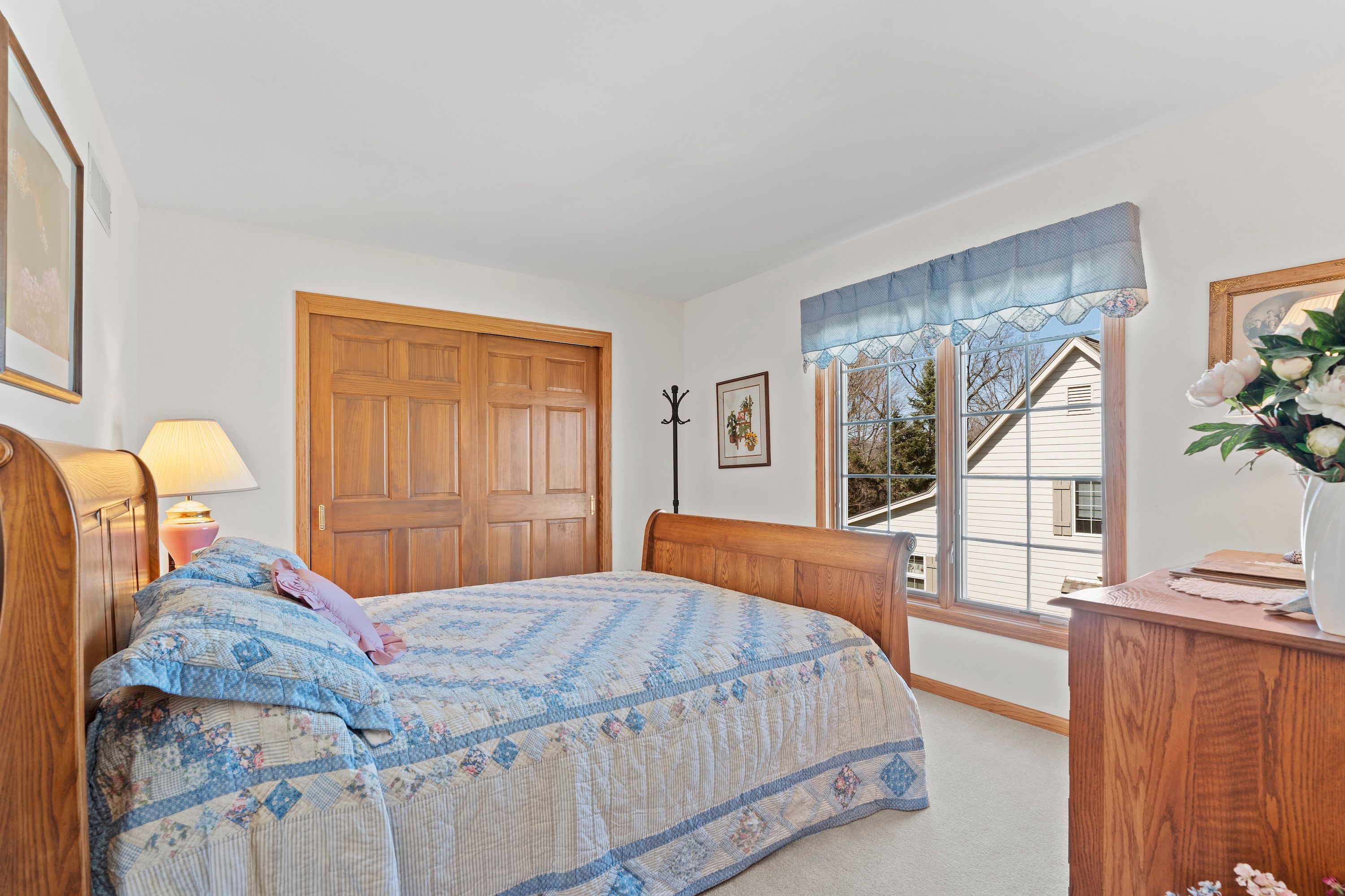  Spacious Side-by-Side Condo in Brookfield - 物件實景