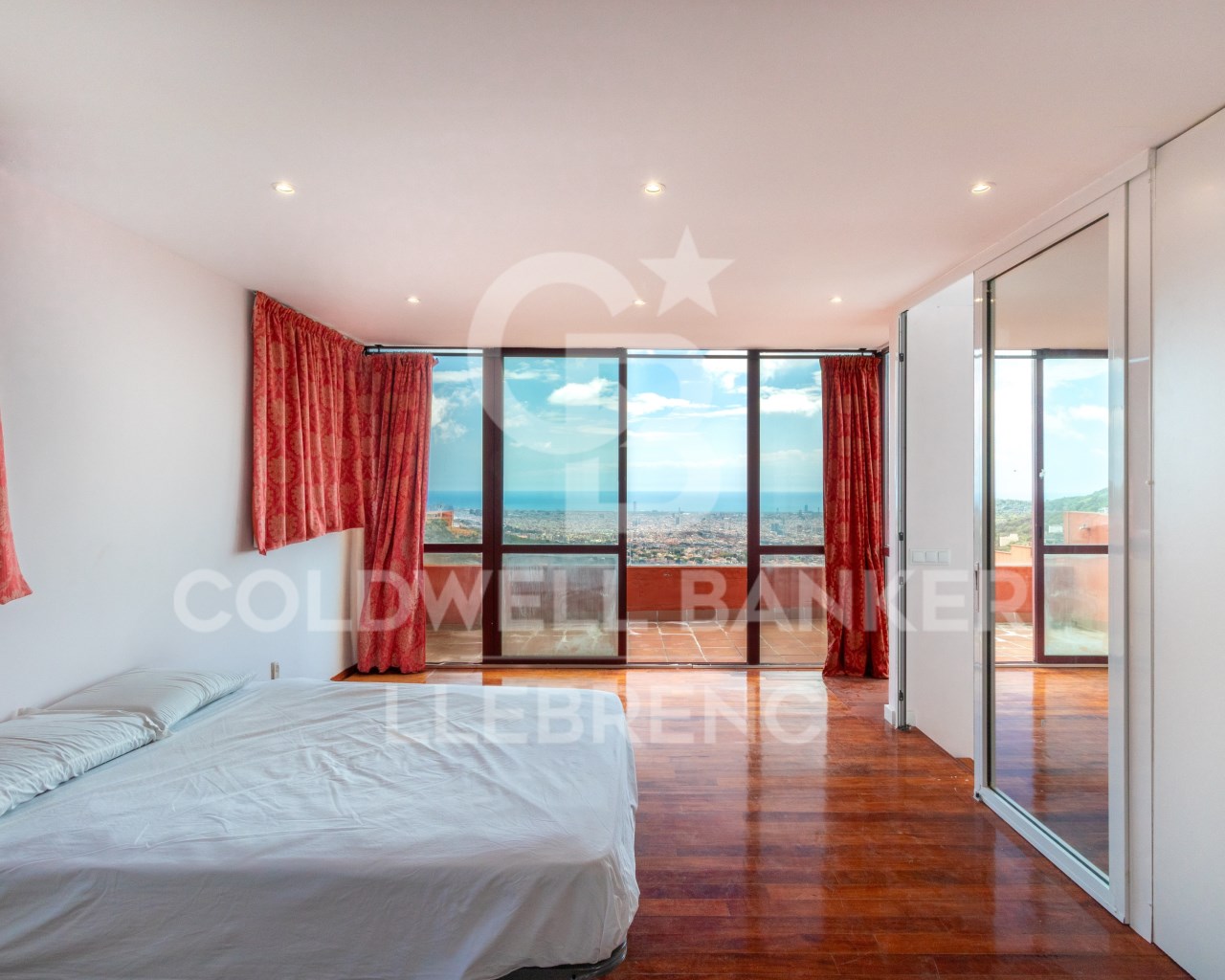 Barcelona, Catalonia, ES, 4 Bedrooms Bedrooms, ,3 BathroomsBathrooms,Residential,For Sale,1827300