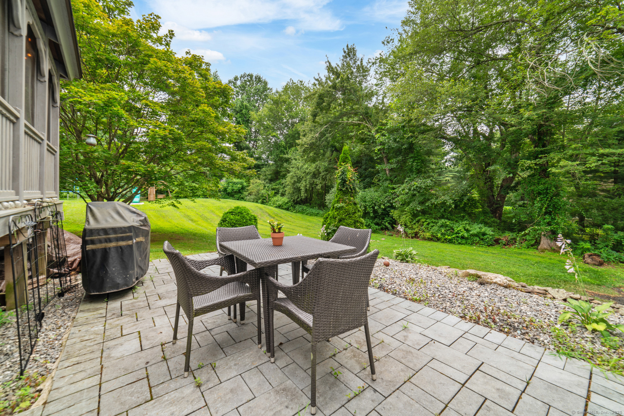 Woodbury, Connecticut, 06798, United States, 4 Bedrooms Bedrooms, ,3 BathroomsBathrooms,Residential,For Sale,1998310