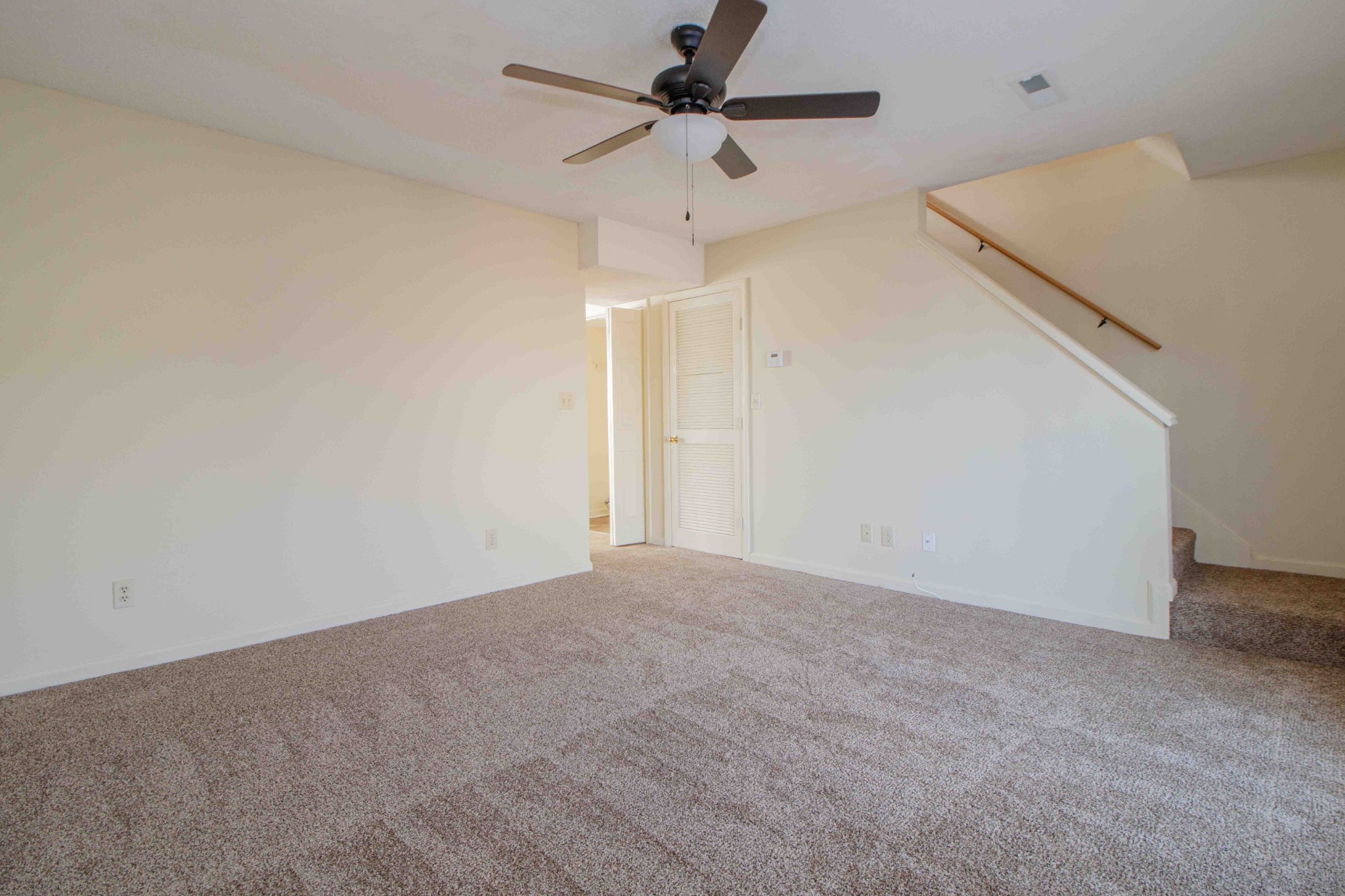 Clarksville, Tennessee, 37042, United States, ,Residential,For Sale,1943496