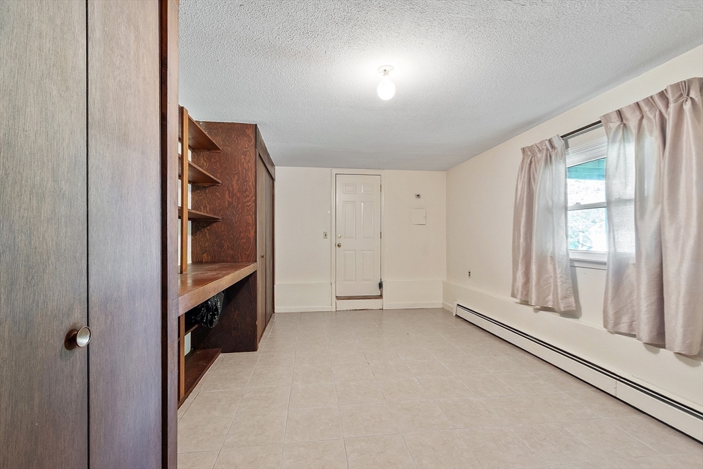 Gloucester, Massachusetts, 01930, United States, 4 Bedrooms Bedrooms, ,2 BathroomsBathrooms,Residential,For Sale,1992887