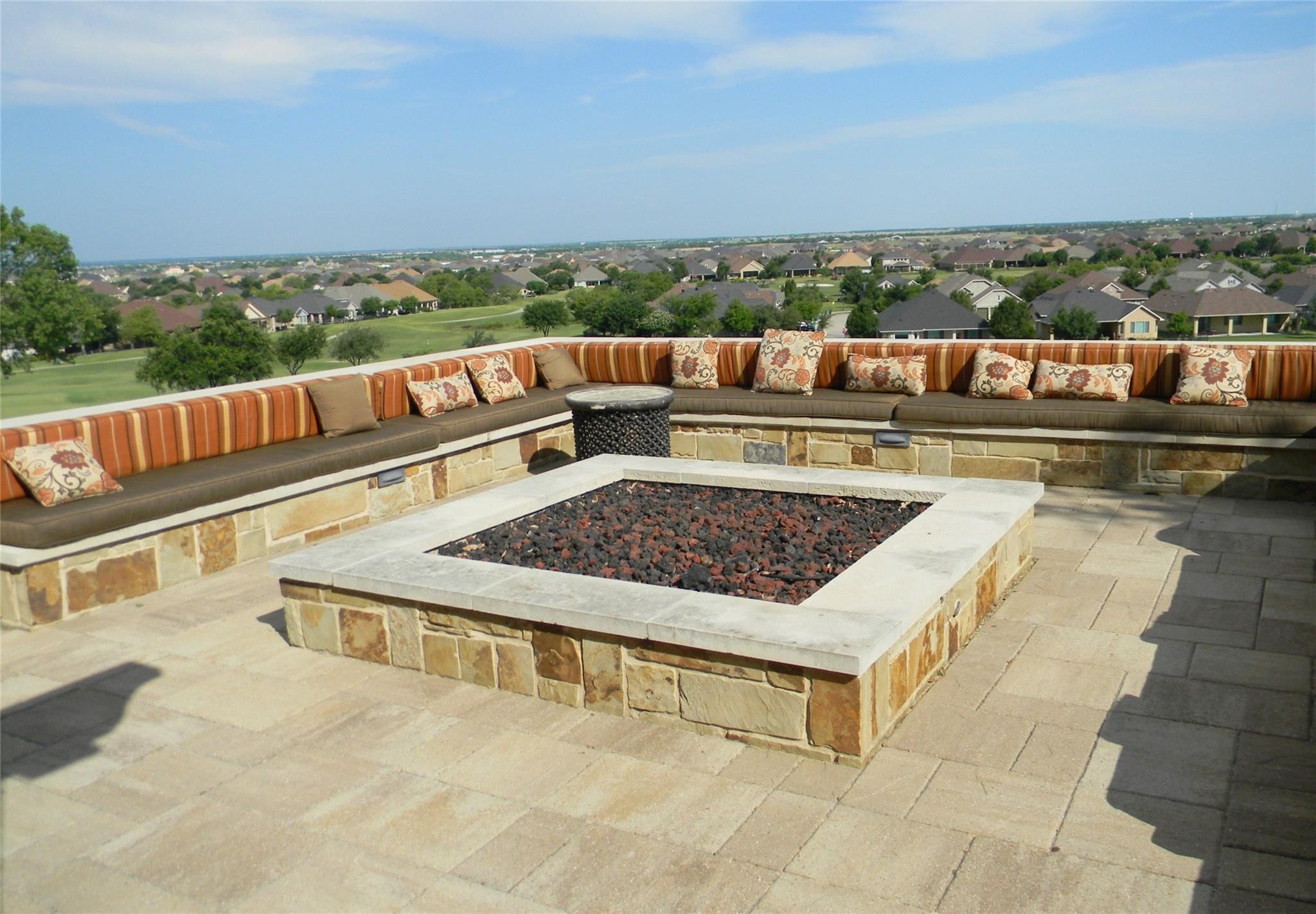 Denton, Texas, 76207, United States, 2 Bedrooms Bedrooms, ,3 BathroomsBathrooms,Residential,For Sale,1847379