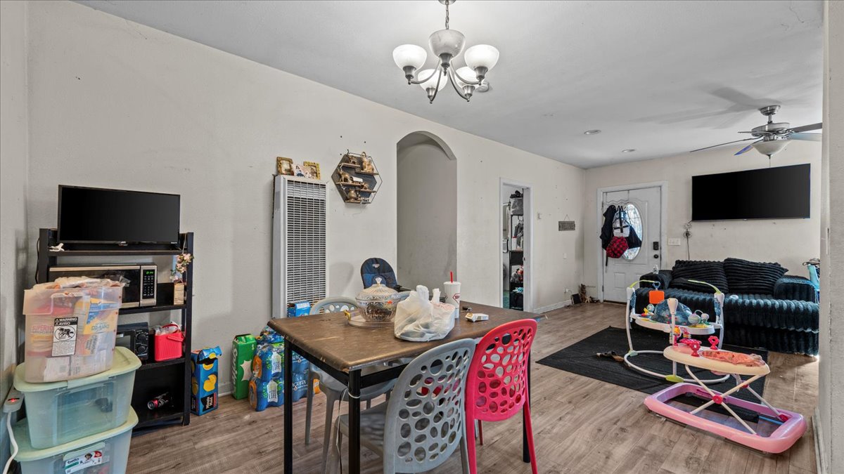 Compton, California, 90220, United States, 3 Bedrooms Bedrooms, ,2 BathroomsBathrooms,Residential,For Sale,1943002