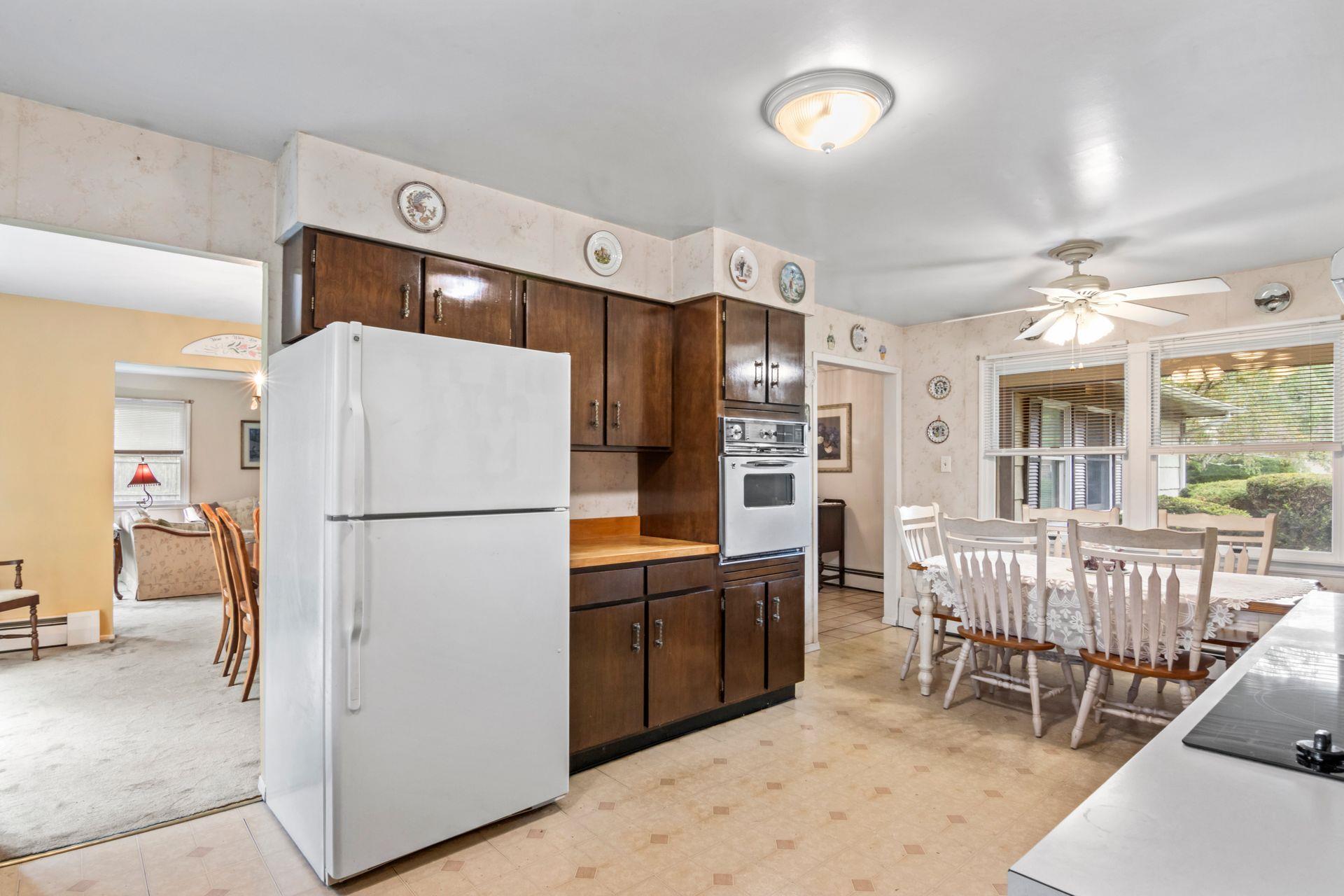 South Setauket, New York, 11720, United States, 3 Bedrooms Bedrooms, ,2 BathroomsBathrooms,Residential,For Sale,1865842