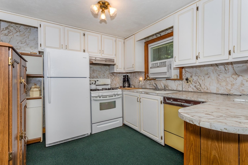 Easton, Massachusetts, 02356, United States, 3 Bedrooms Bedrooms, ,1 BathroomBathrooms,Residential,For Sale,1942159