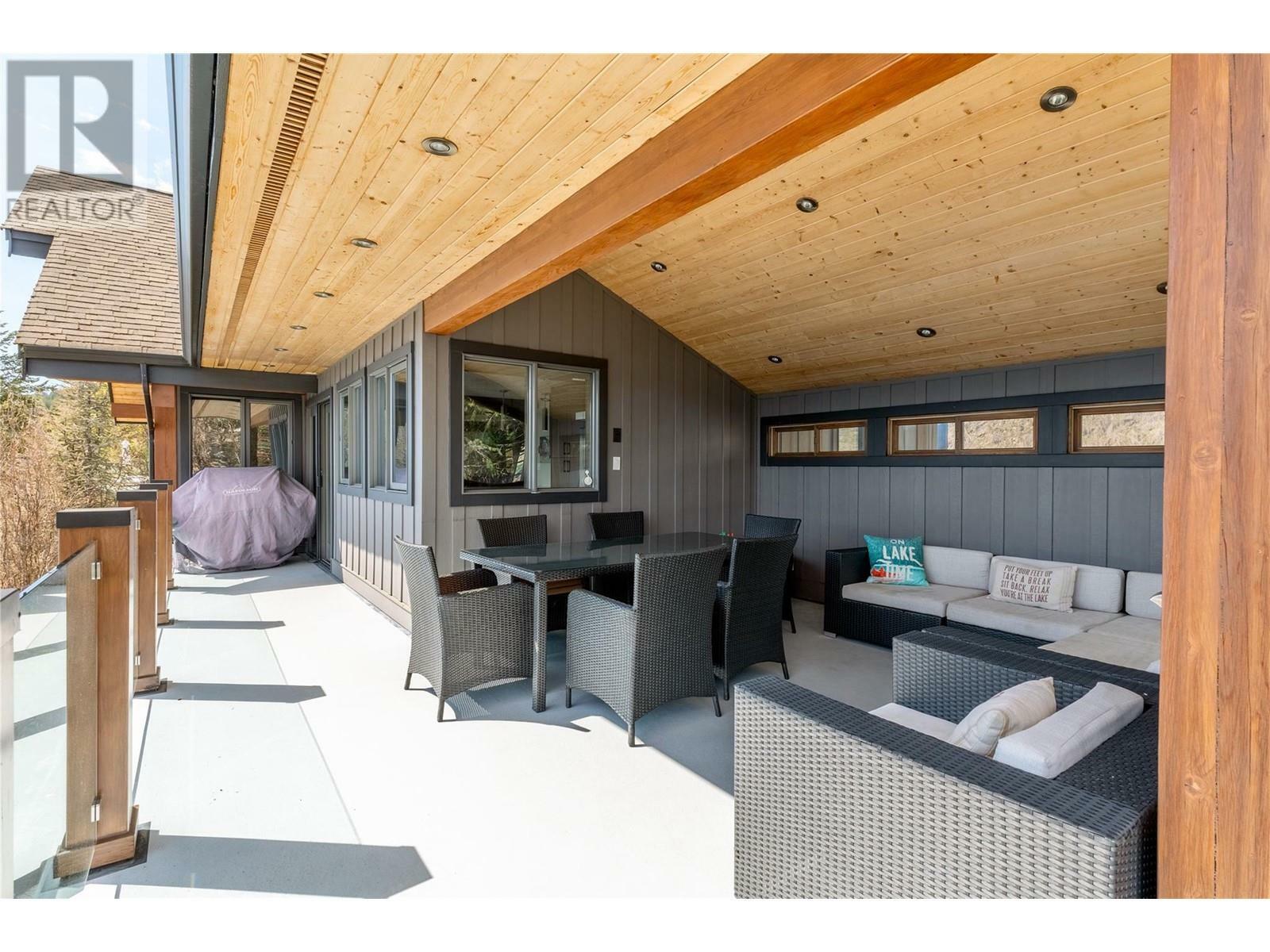 ANGLEMONT, British Columbia, V0E 1M8, CA, 5 Bedrooms Bedrooms, ,4 BathroomsBathrooms,Residential,For Sale,1838745