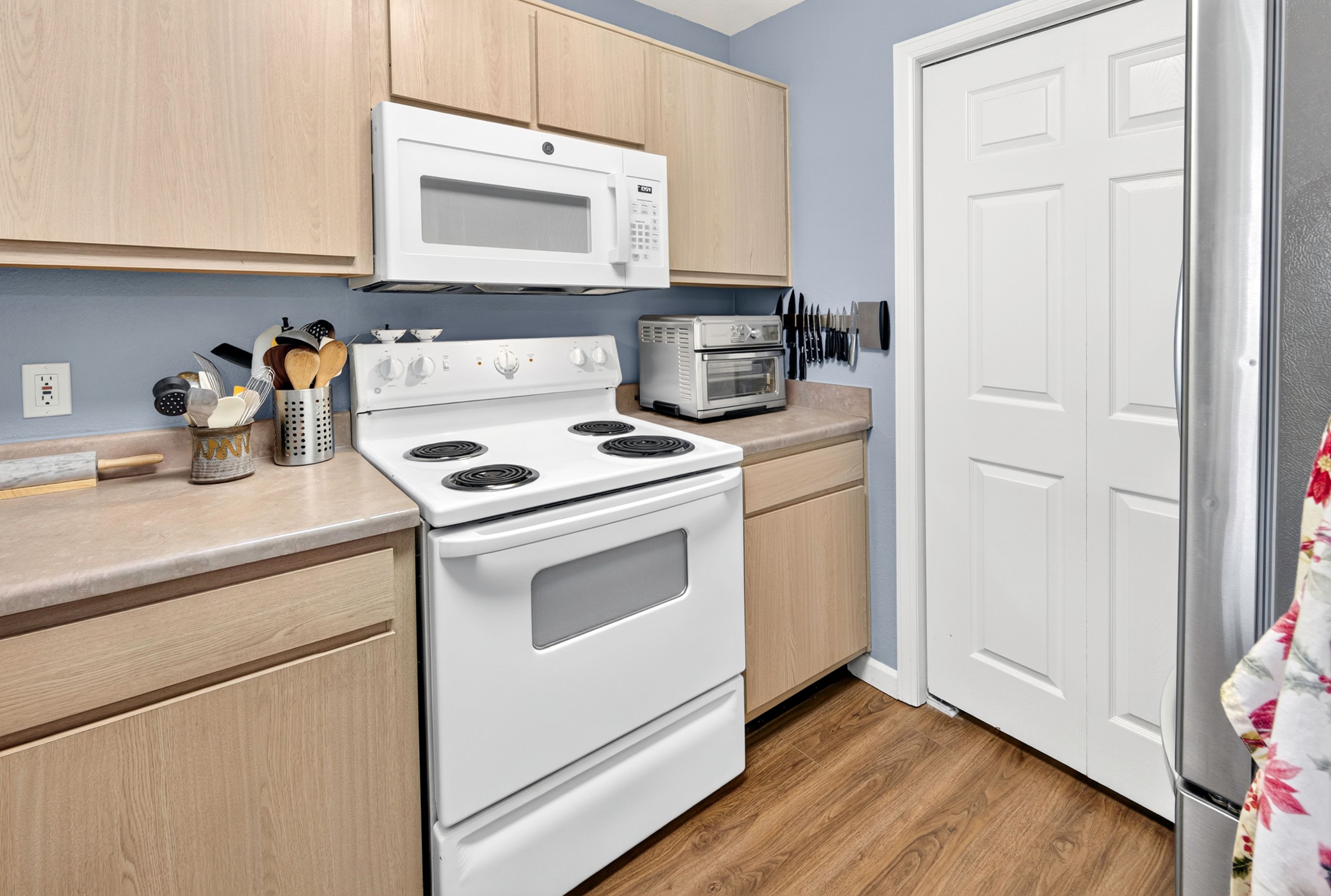  Sun-Drenched, Top-Floor End-Unit Condominium in the Heart of Central Boulder - 物件實景