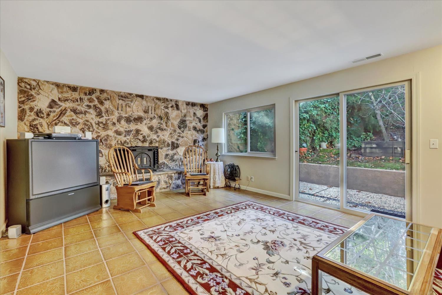 Penn Valley, California, 95946, United States, 3 Bedrooms Bedrooms, ,3 BathroomsBathrooms,Residential,For Sale,2000510