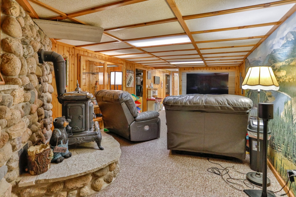 Wausau, Wisconsin, 54401, United States, 3 Bedrooms Bedrooms, ,3 BathroomsBathrooms,Residential,For Sale,1874102