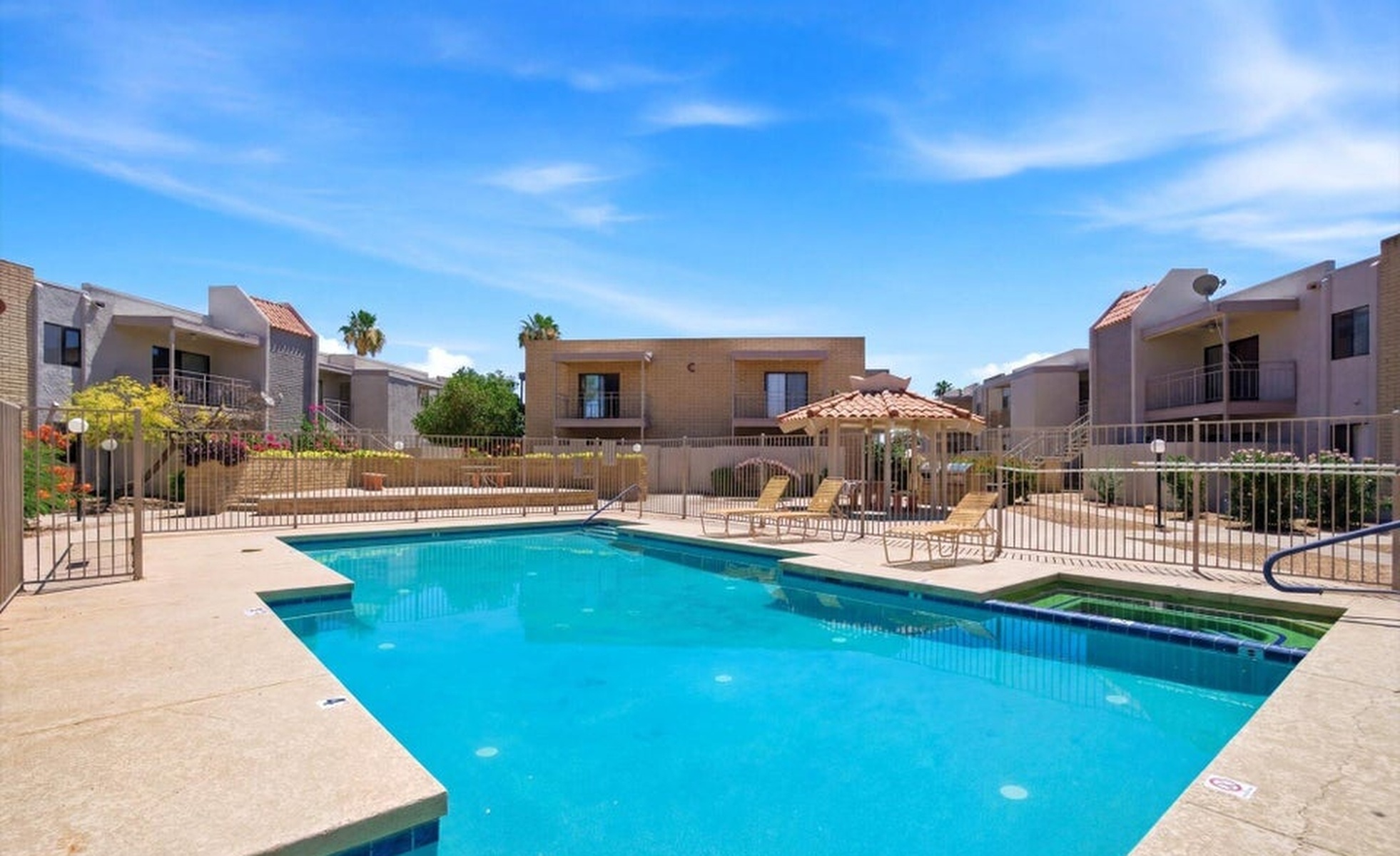  16635 North Cave Creek Road  Phoenix, AZ - 物件實景