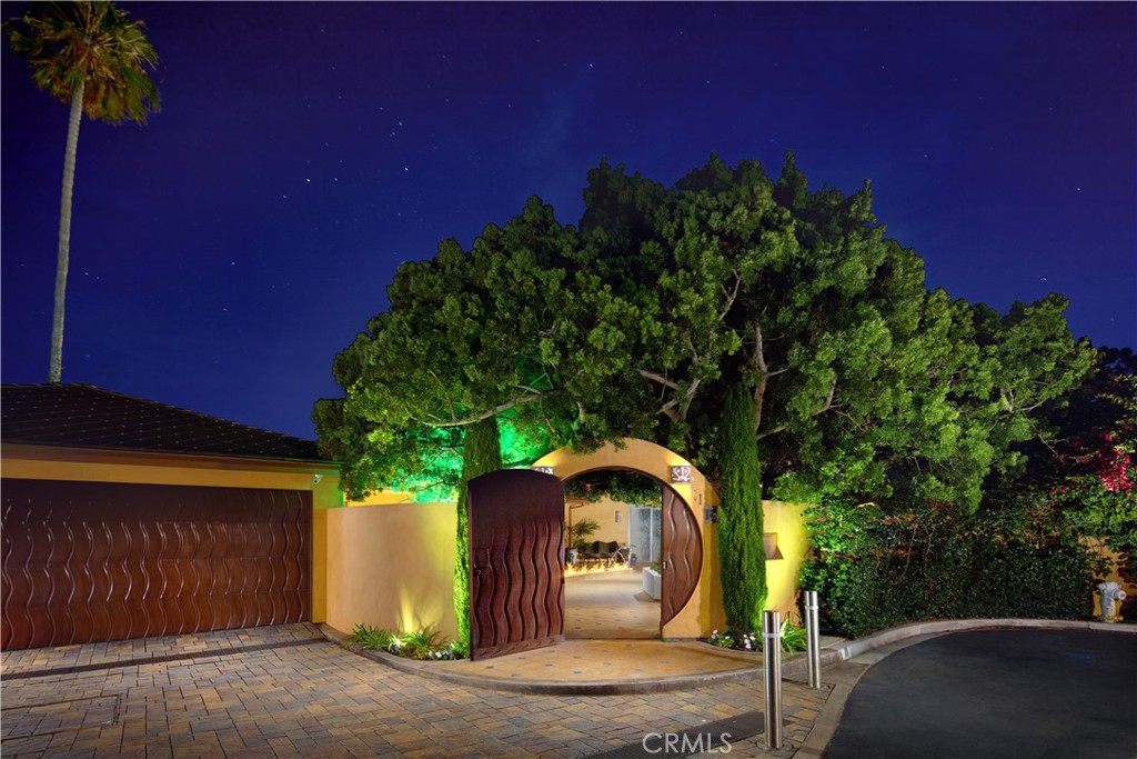 111 S La Senda Drive, Laguna Beach, California, 92651, United States, 4 Bedrooms Bedrooms, ,7 BathroomsBathrooms,Residential,For Sale,111 S La Senda Drive,1625085