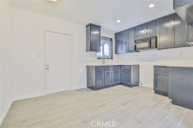 Los Angeles, California, 90003, United States, 5 Bedrooms Bedrooms, ,Residential,For Sale,1889512
