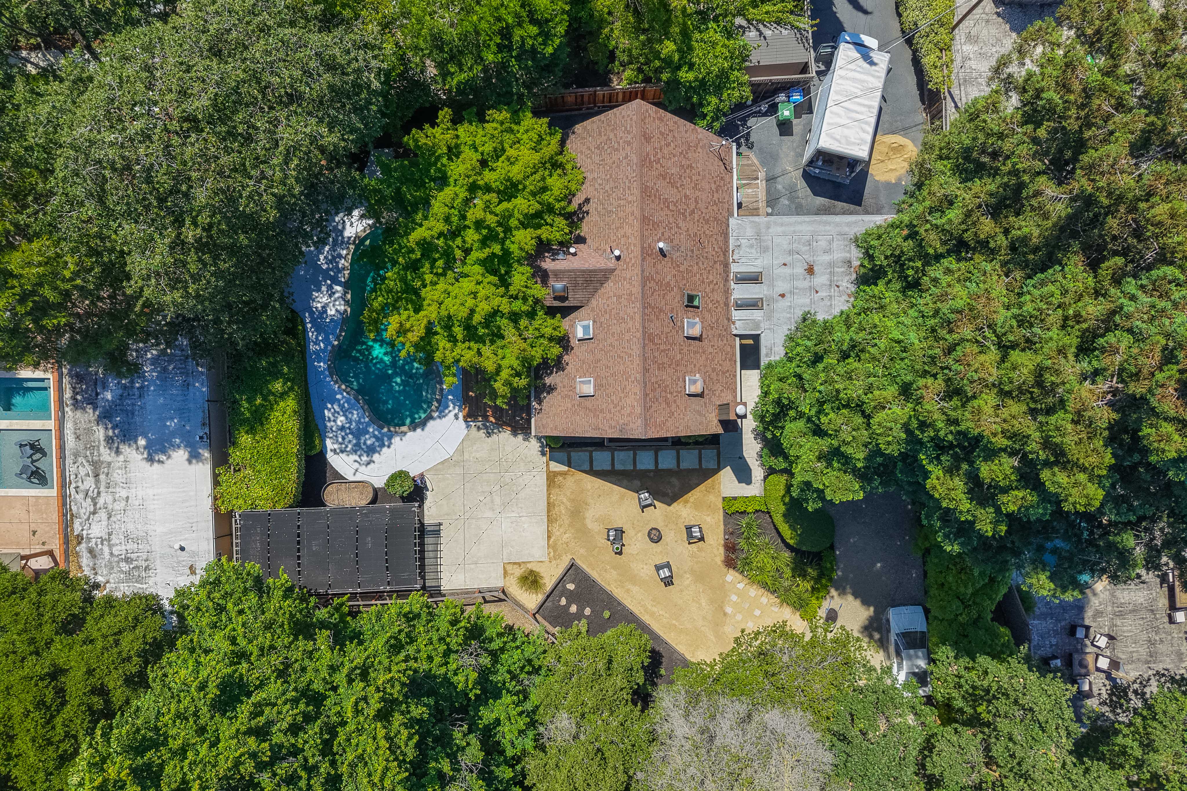  Exceptional Creekside Home in Desirable Saranap - 物件實景