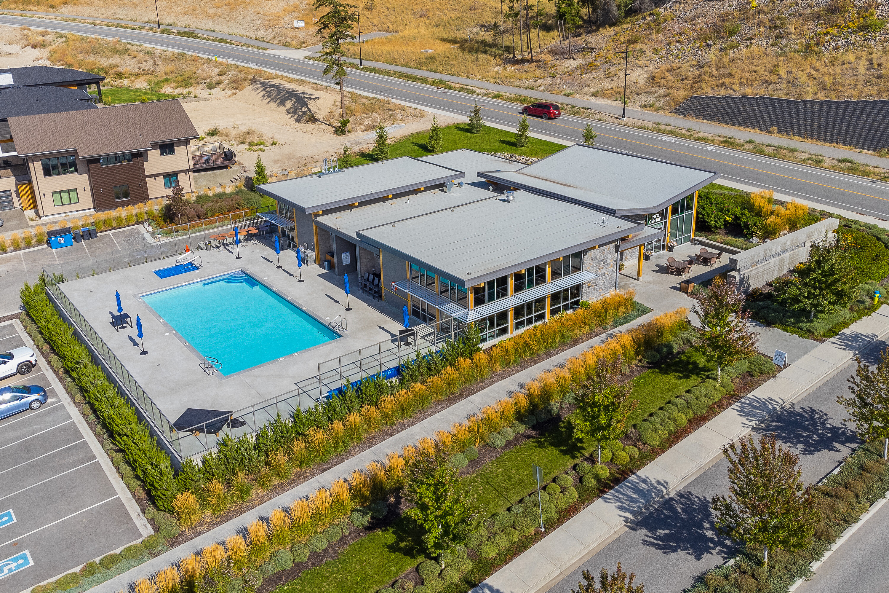  Walkout Rancher in Lakestone - 物件實景