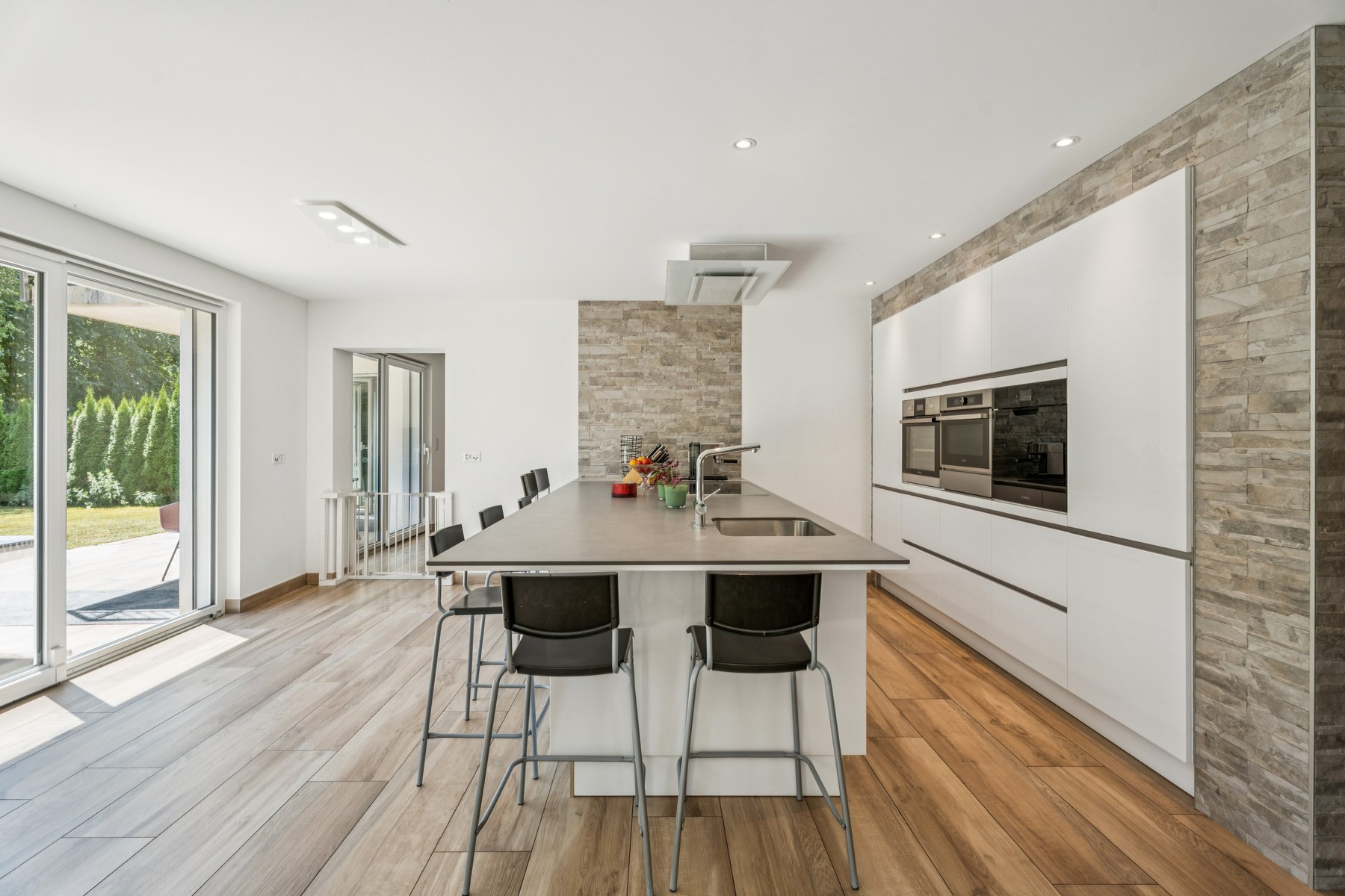  Contemporary family home with a spacious garden - 物件實景