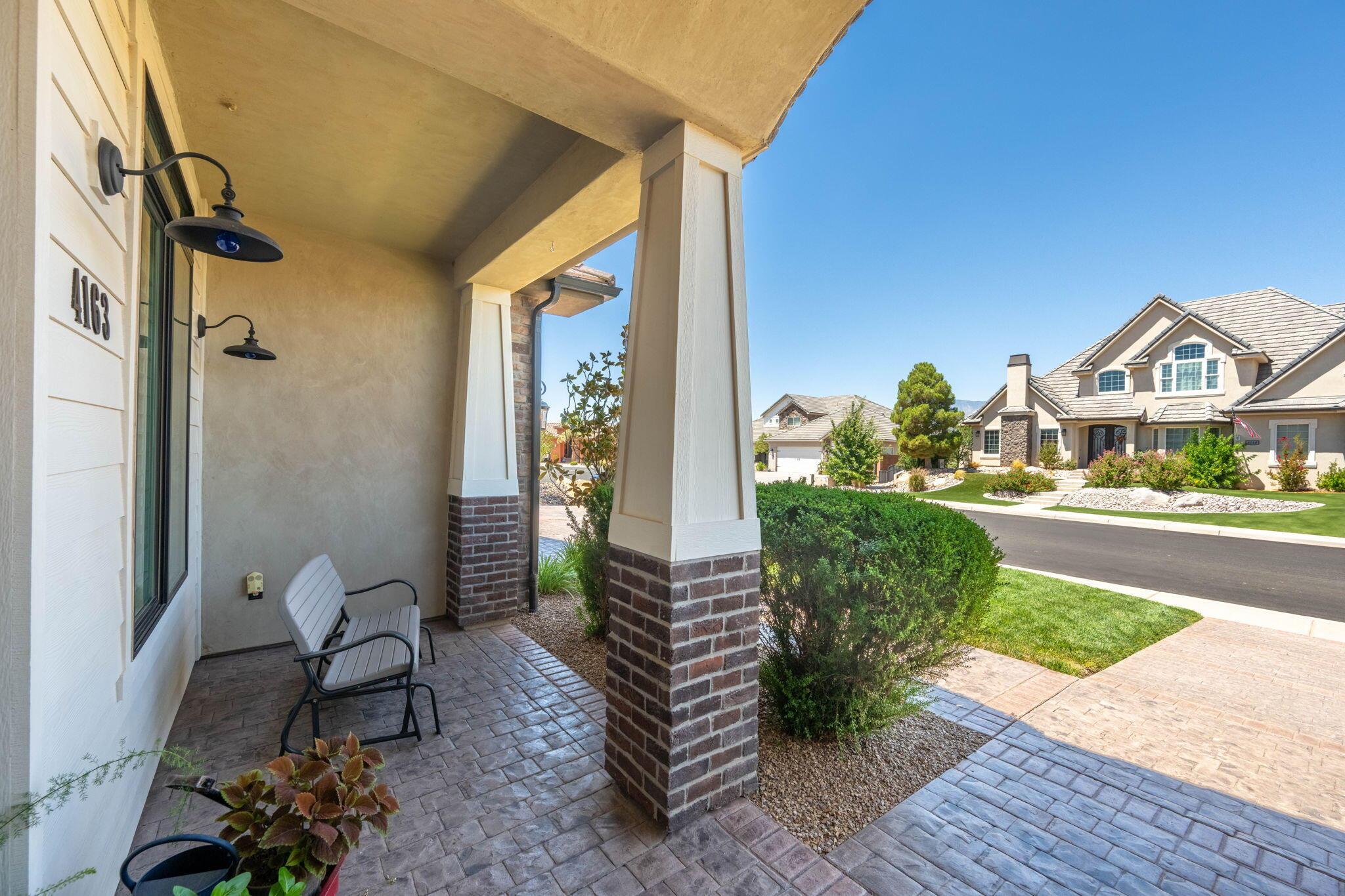 Hurricane, Utah, 84737, United States, 6 Bedrooms Bedrooms, ,6 BathroomsBathrooms,Residential,For Sale,1977381