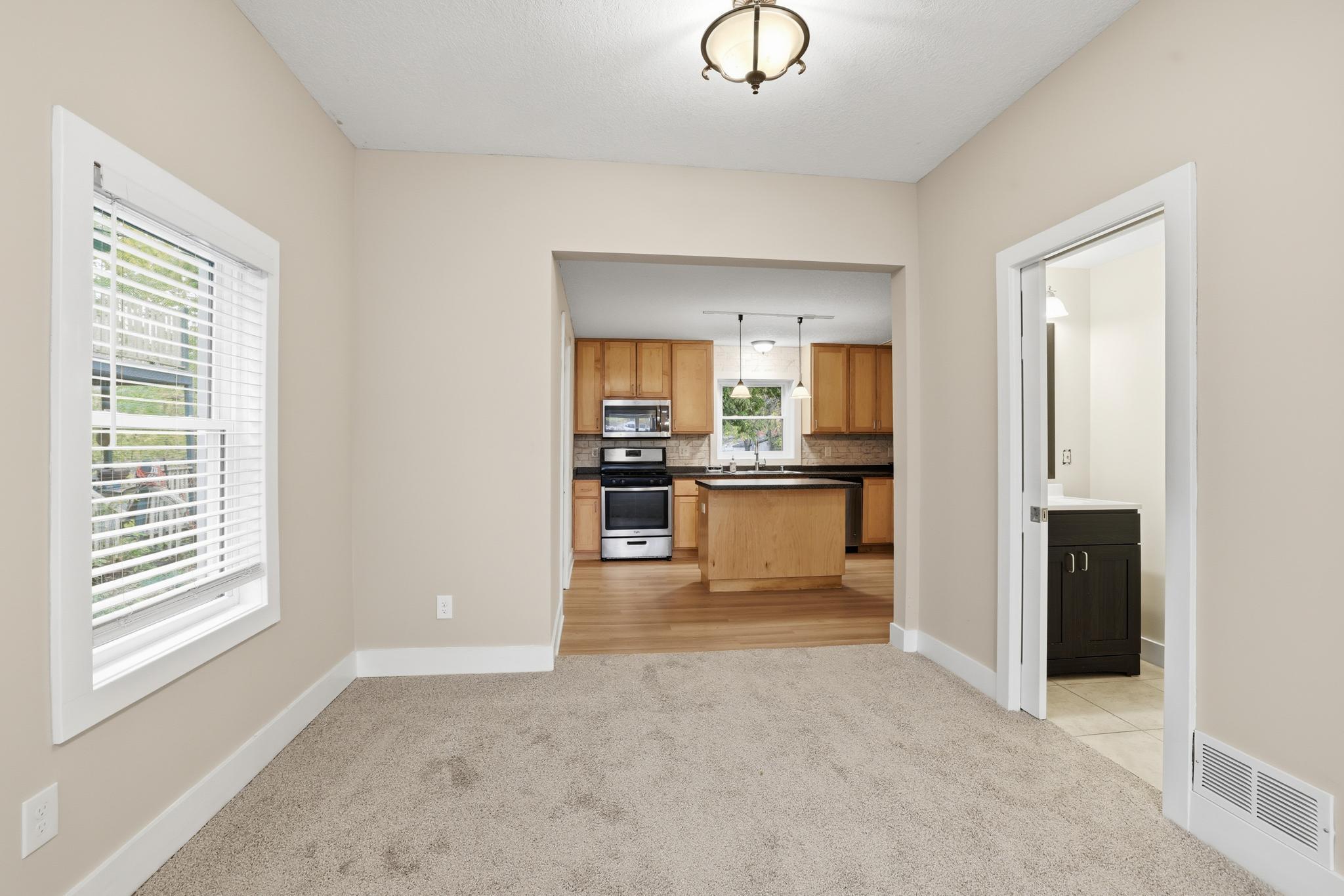 Saint Paul, Minnesota, 55102, United States, ,Residential,For Sale,1989124