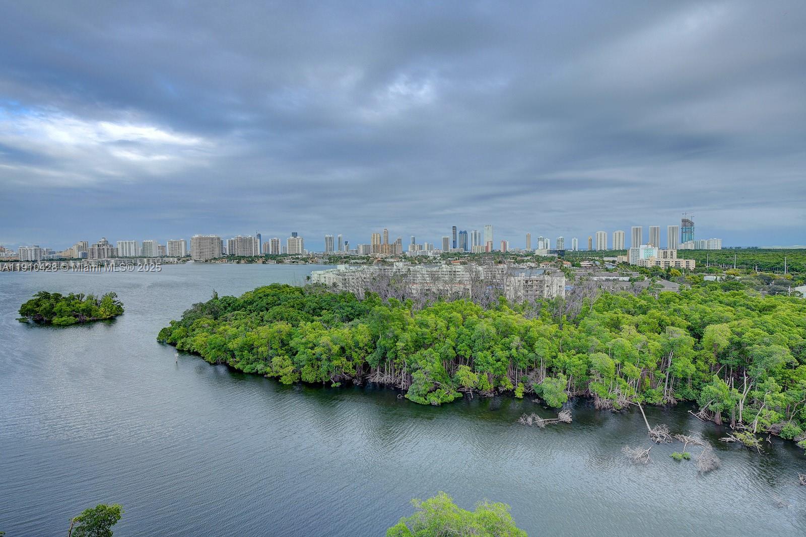 North Miami Beach, Florida, 33160, United States, 2 Bedrooms Bedrooms, ,2 BathroomsBathrooms,Residential,For Sale,1989181