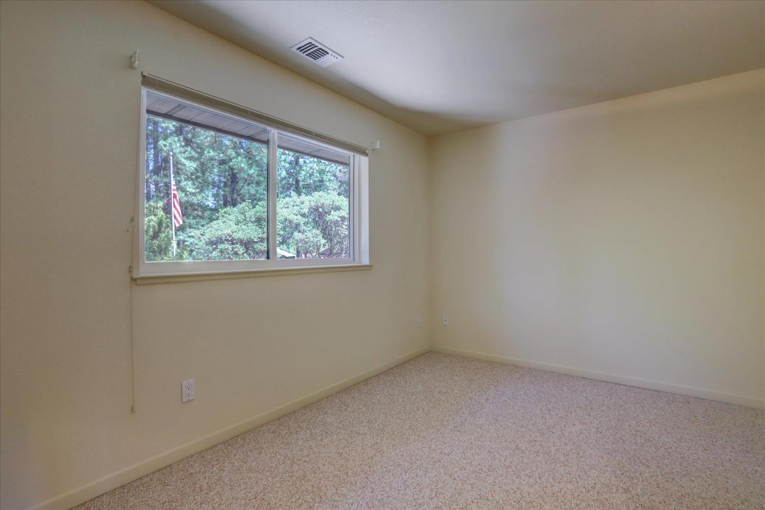 Nevada City, California, 95959, United States, 3 Bedrooms Bedrooms, ,3 BathroomsBathrooms,Residential,For Sale,1928446