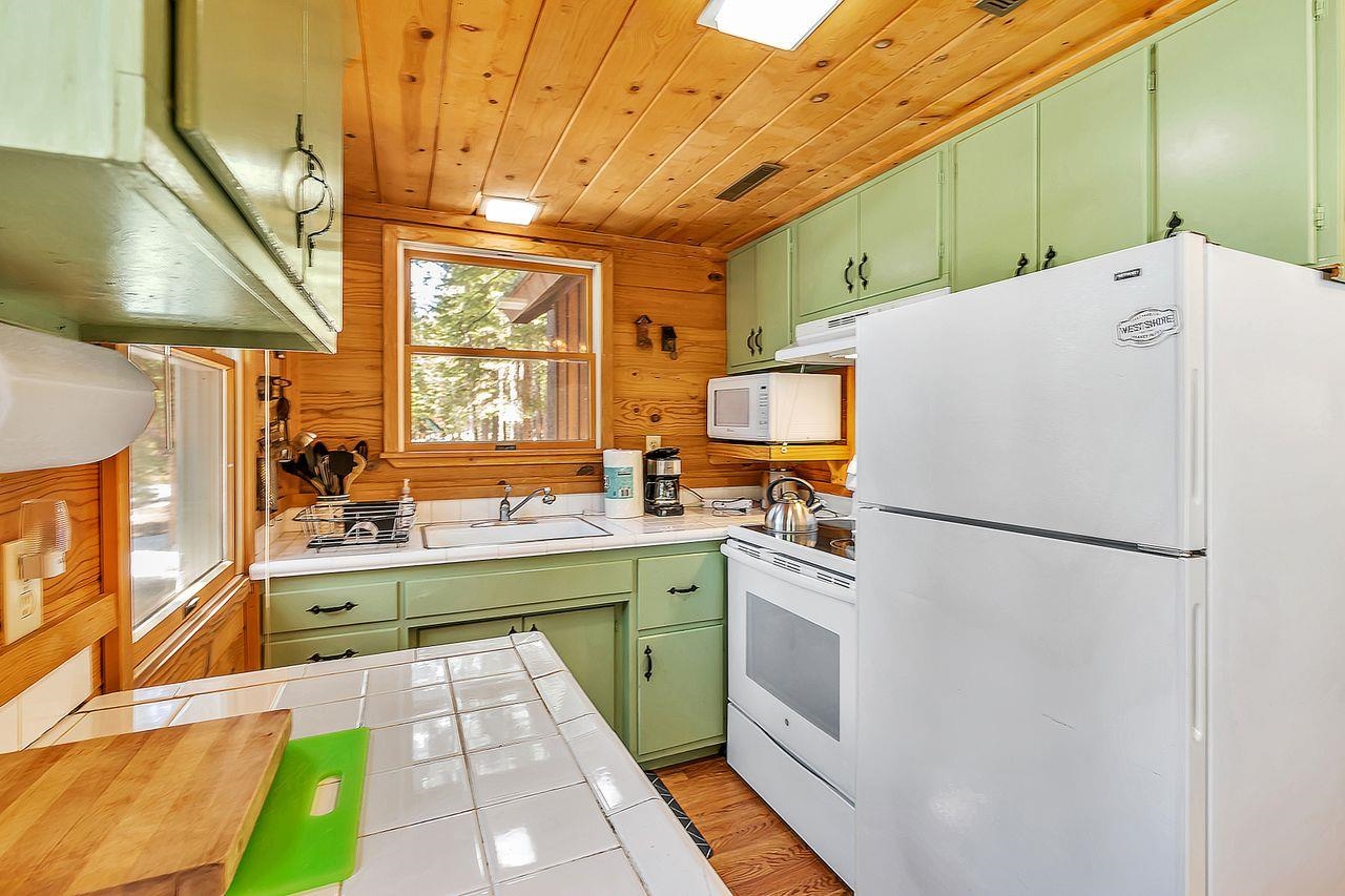 Carnelian Bay, California, 96140, United States, 2 Bedrooms Bedrooms, ,2 BathroomsBathrooms,Residential,For Sale,1766258