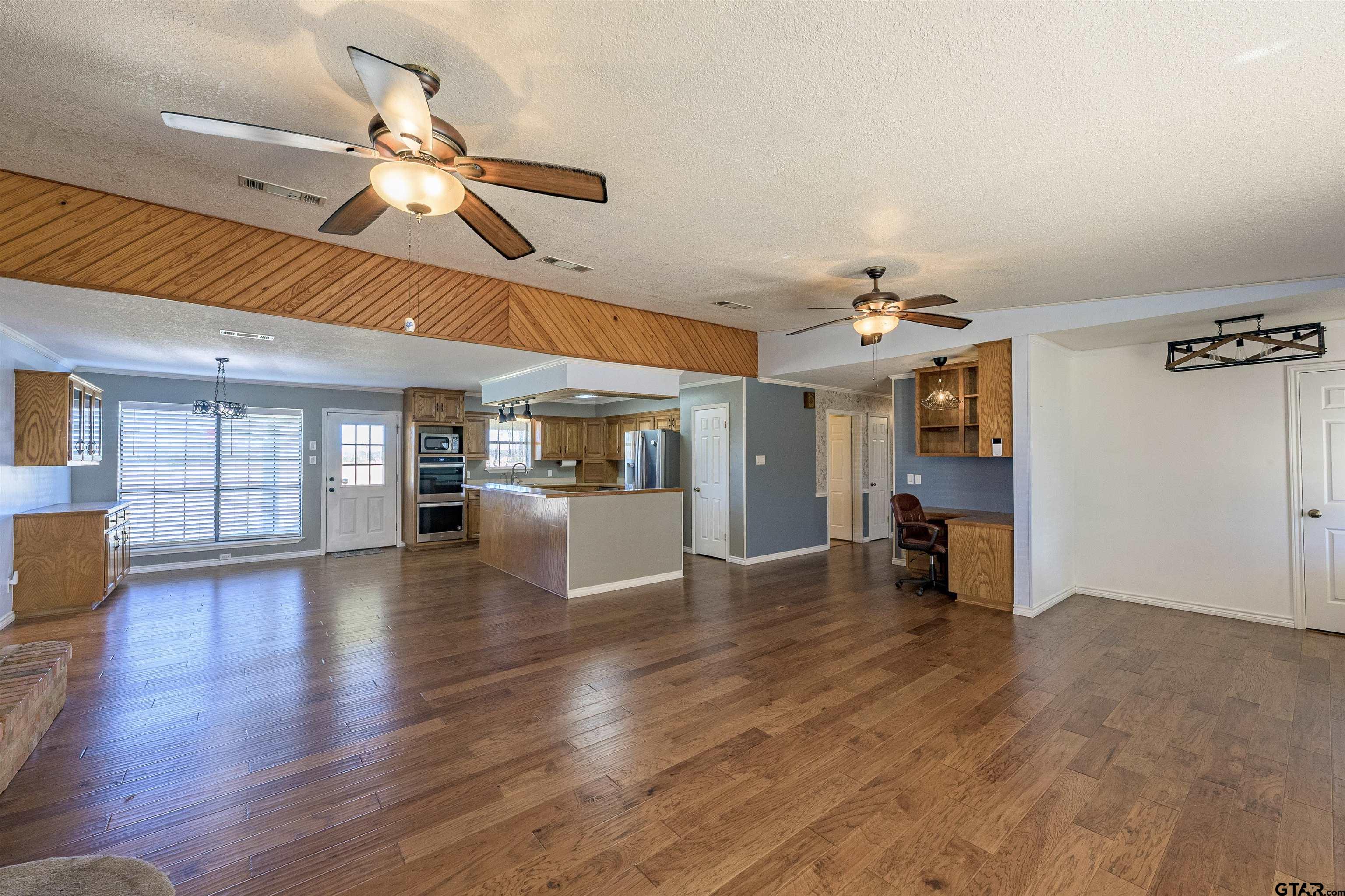 Mineola, Texas, 75773, United States, 3 Bedrooms Bedrooms, ,2 BathroomsBathrooms,Residential,For Sale,1754038