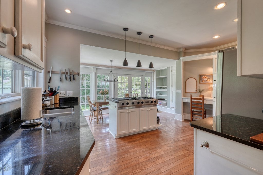 Andrews, North Carolina, 28901, United States, 5 Bedrooms Bedrooms, ,4 BathroomsBathrooms,Residential,For Sale,1912195