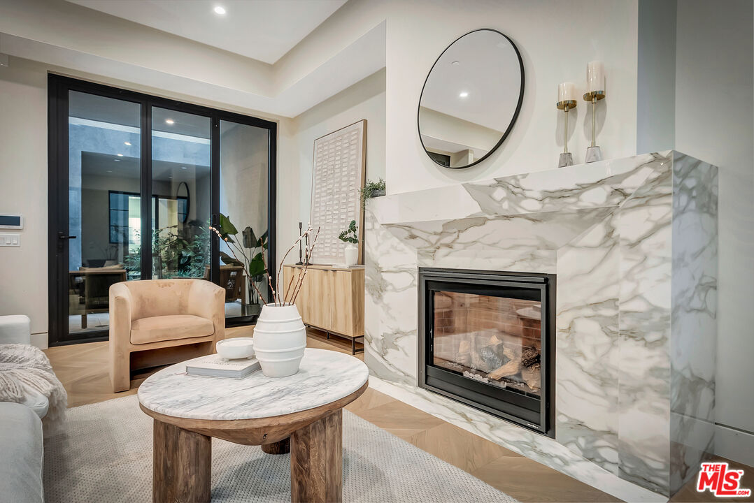 West Hollywood, California, 90069, United States, 3 Bedrooms Bedrooms, ,3 BathroomsBathrooms,Residential,For Sale,1999893