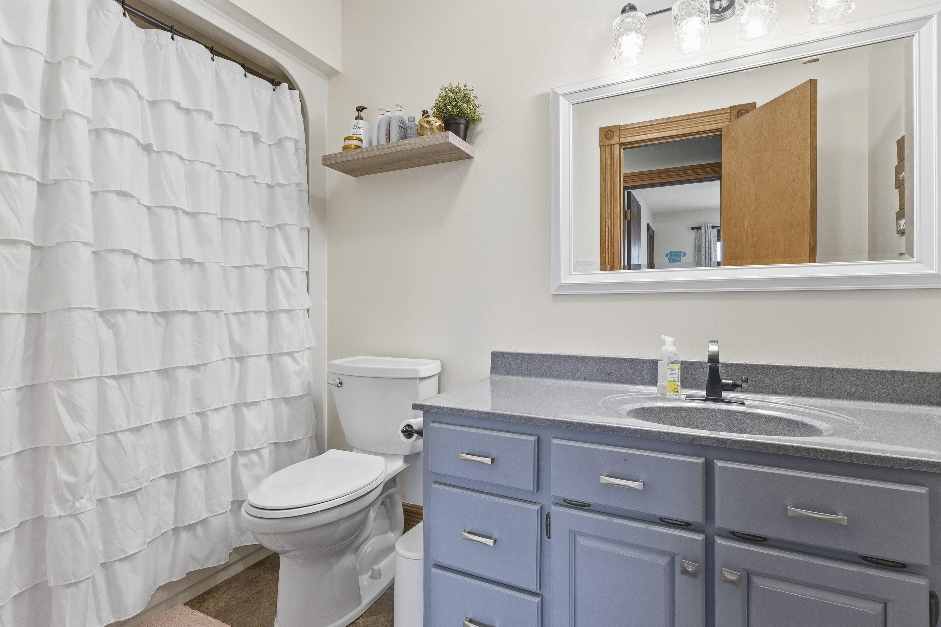 Manhattan, Kansas, 66503, United States, 4 Bedrooms Bedrooms, ,4 BathroomsBathrooms,Residential,For Sale,1985204