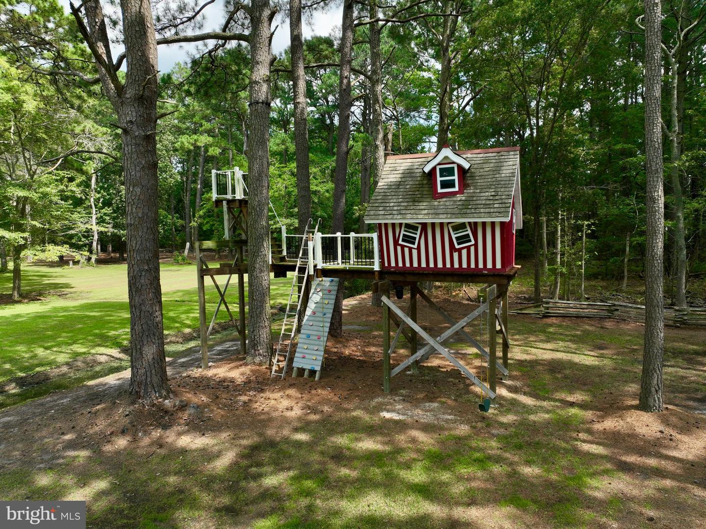 Crisfield, Maryland, 21817, United States, 3 Bedrooms Bedrooms, ,3 BathroomsBathrooms,Residential,For Sale,1897378